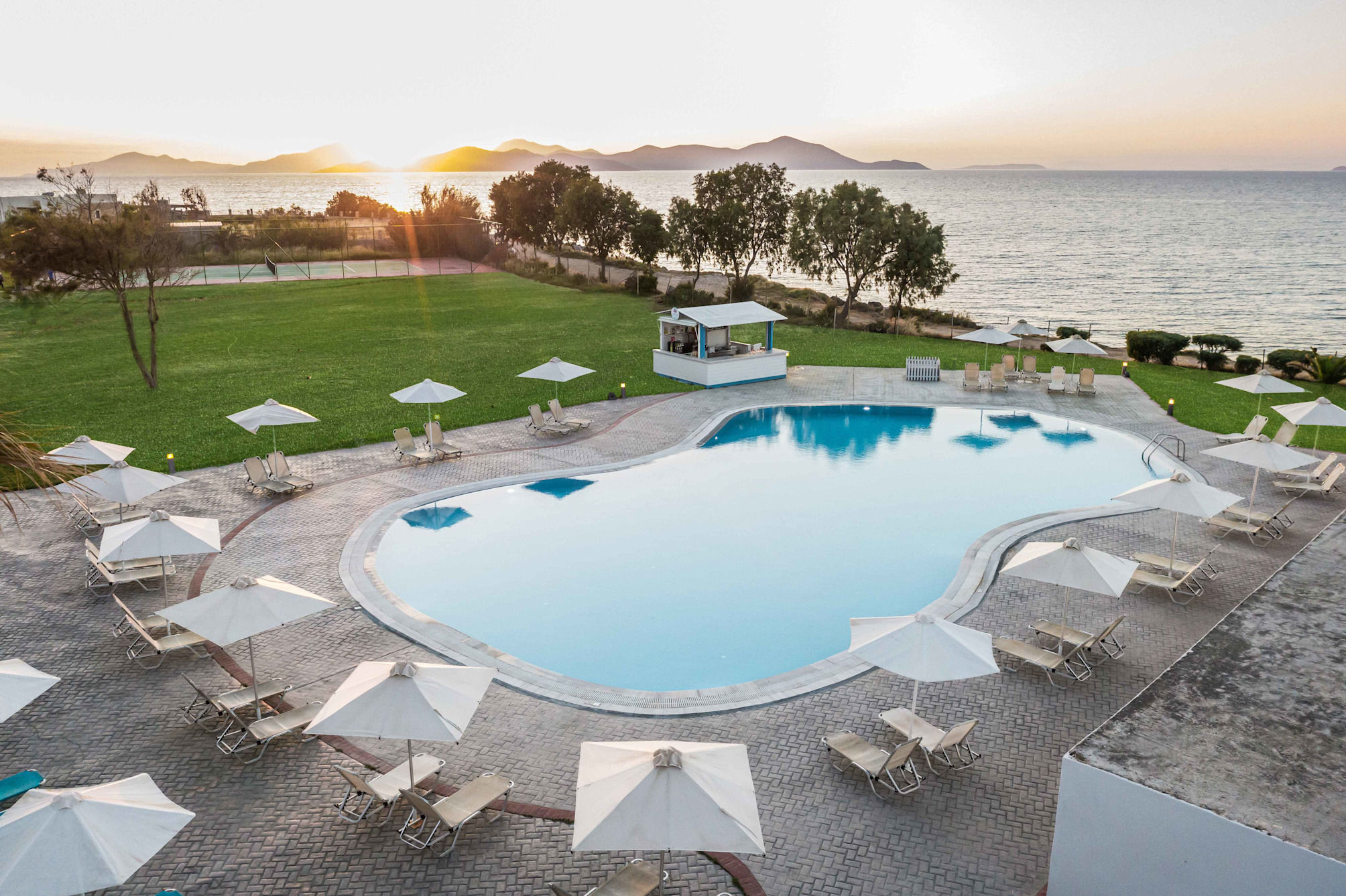 White Olive Marine Aquapark 1