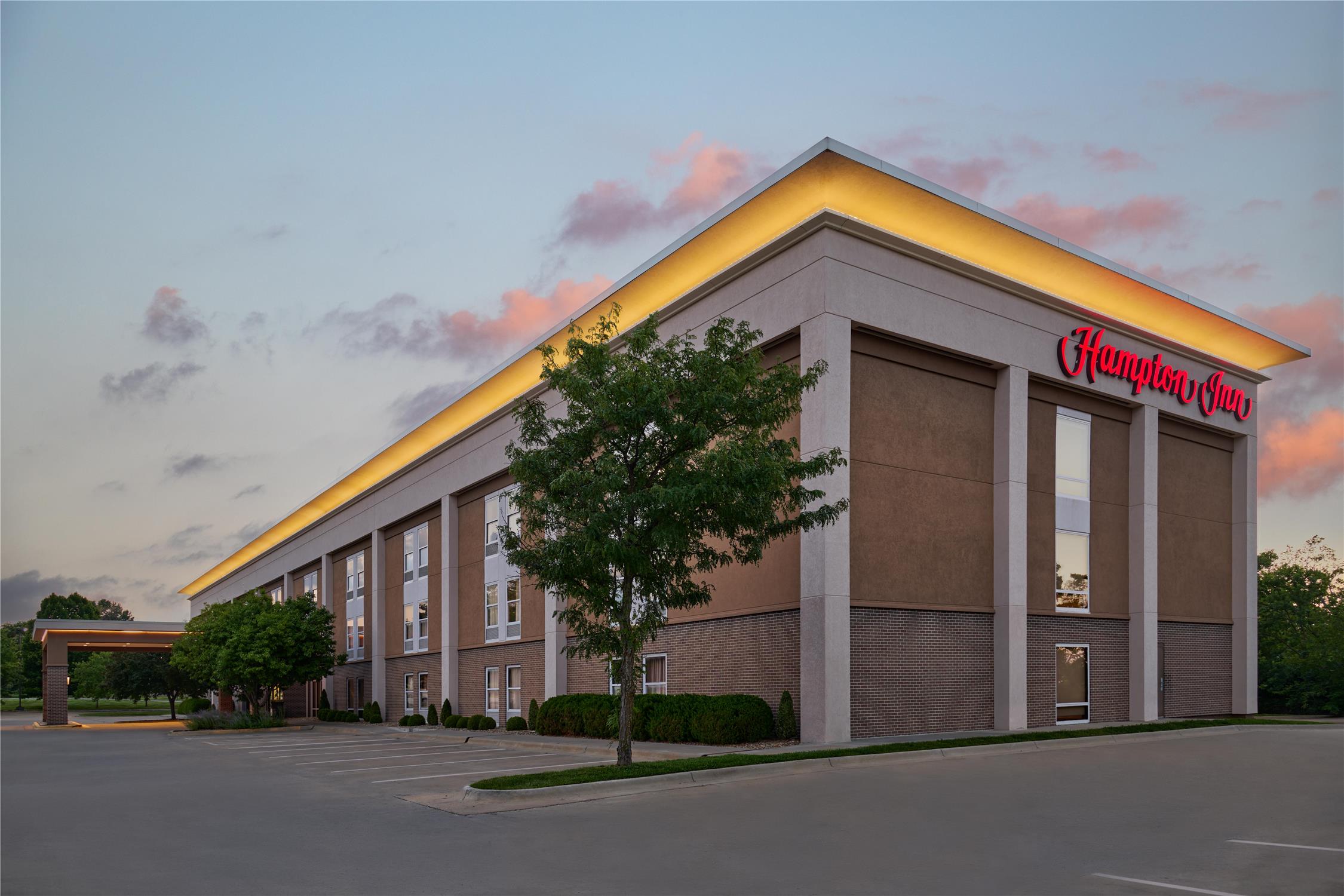 Hampton Inn Lawrence 1