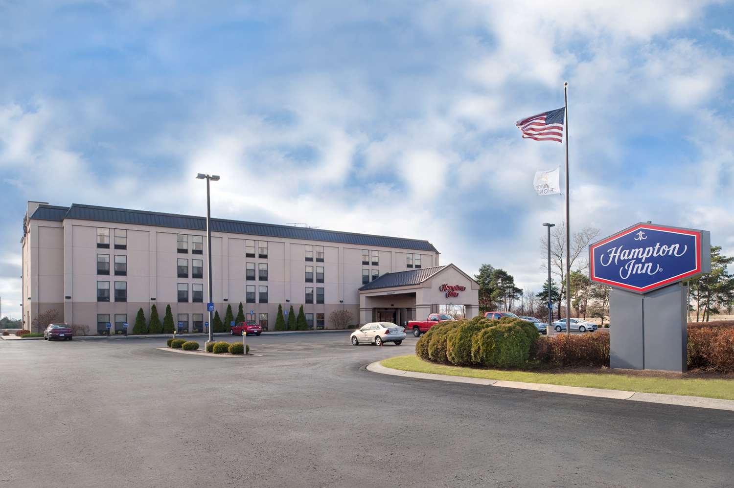 Hampton Inn Muskegon 1