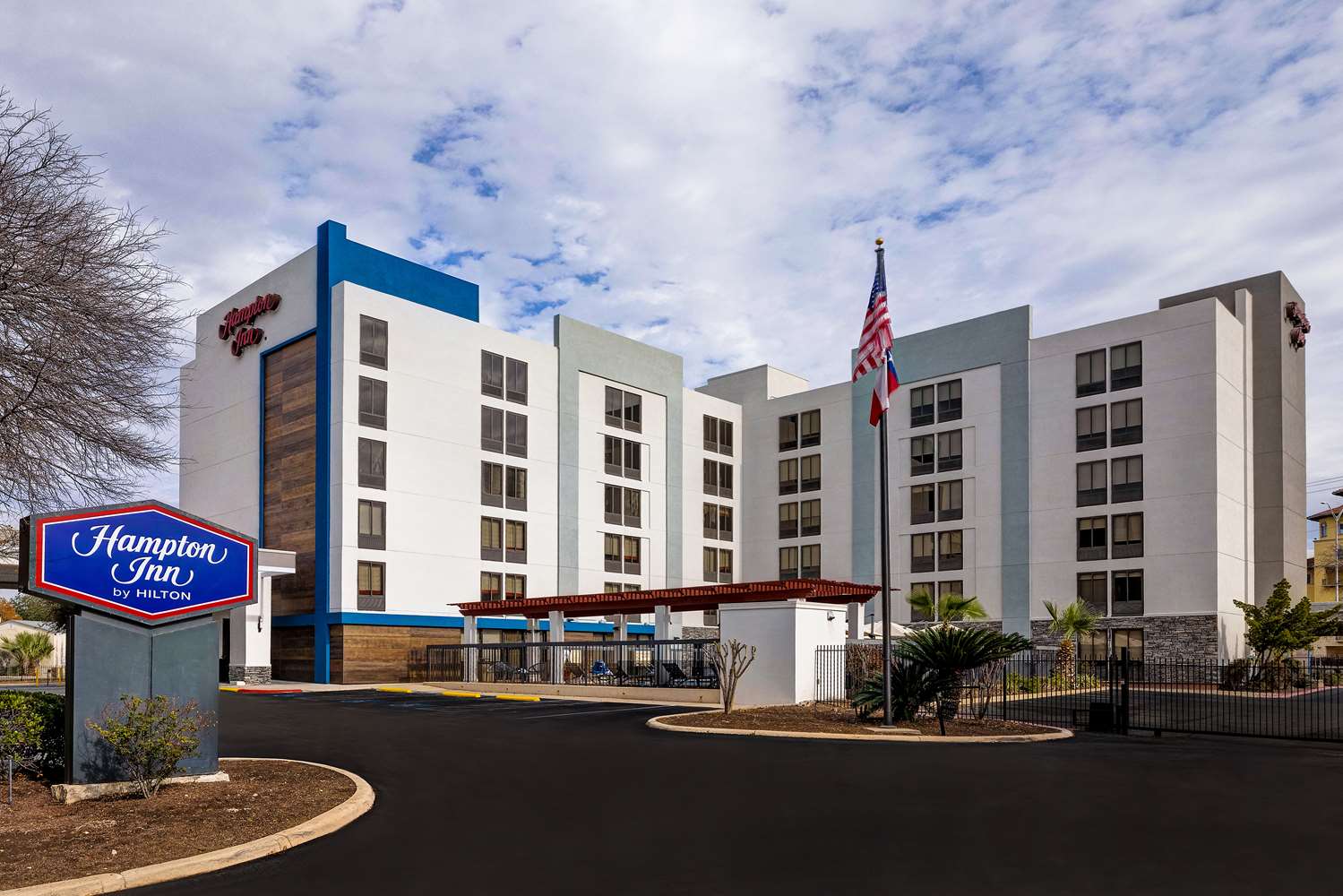 Hampton Inn San Antonio-Downtown (River Walk) 1