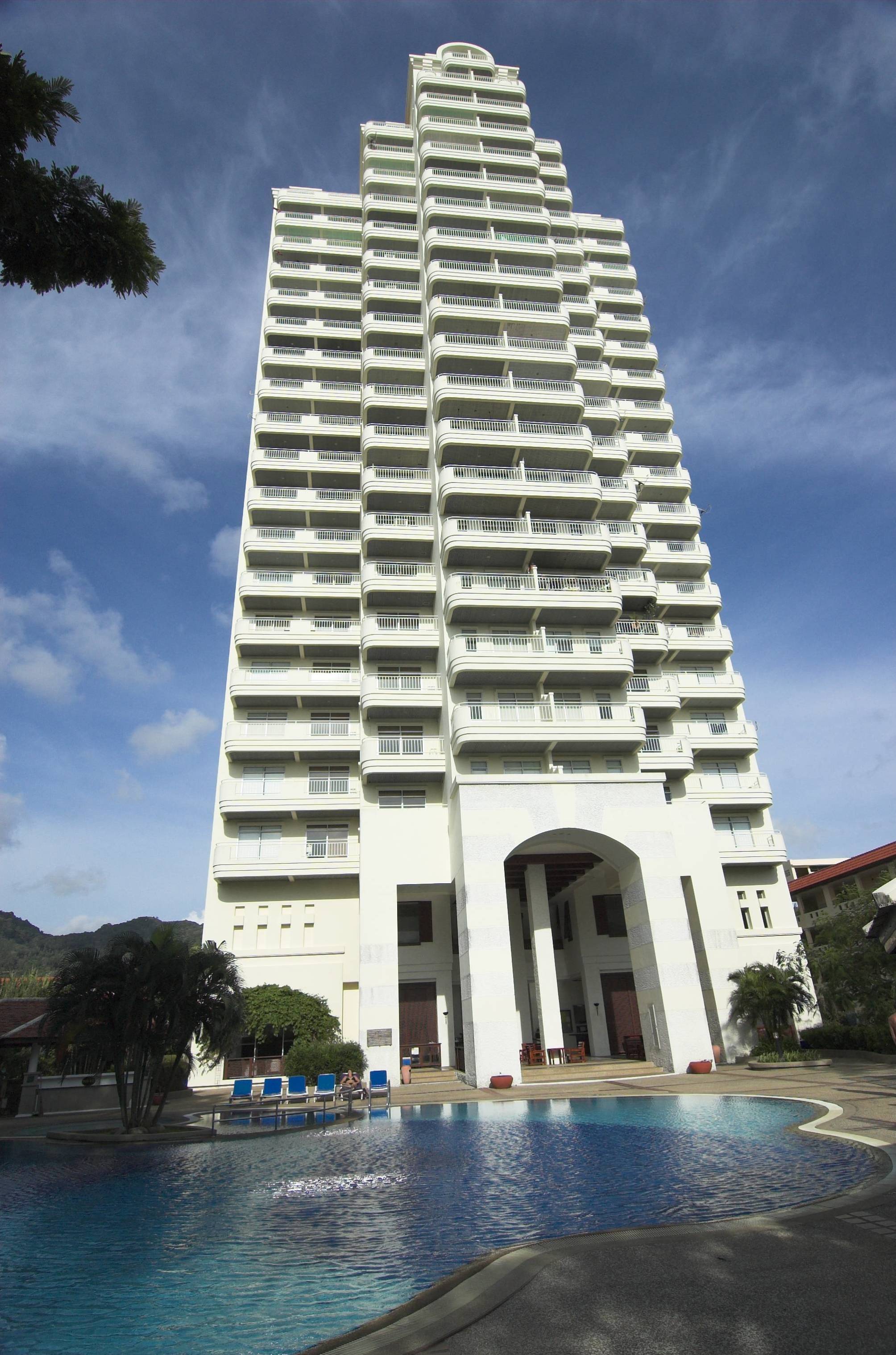 Waterfront Suites Phuket by Centara 2