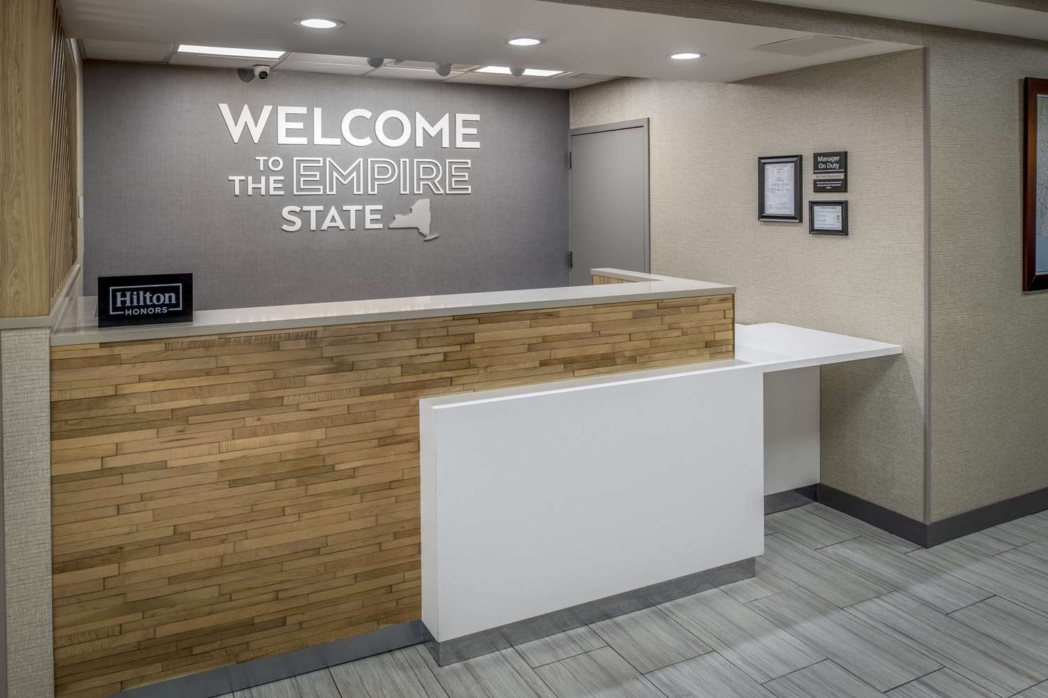 Hampton Inn Long Island/Commack 1