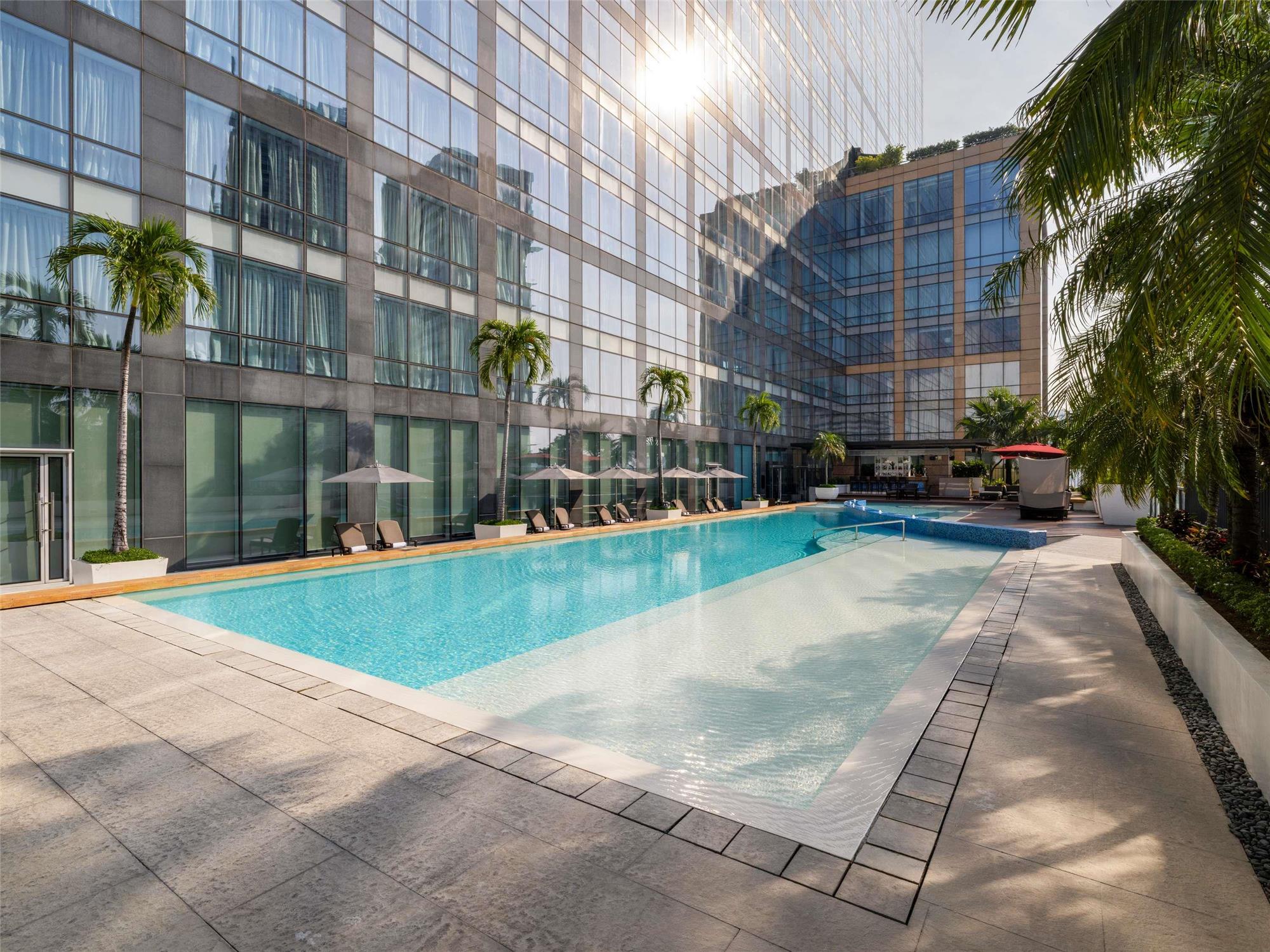 Fairmont Makati 2
