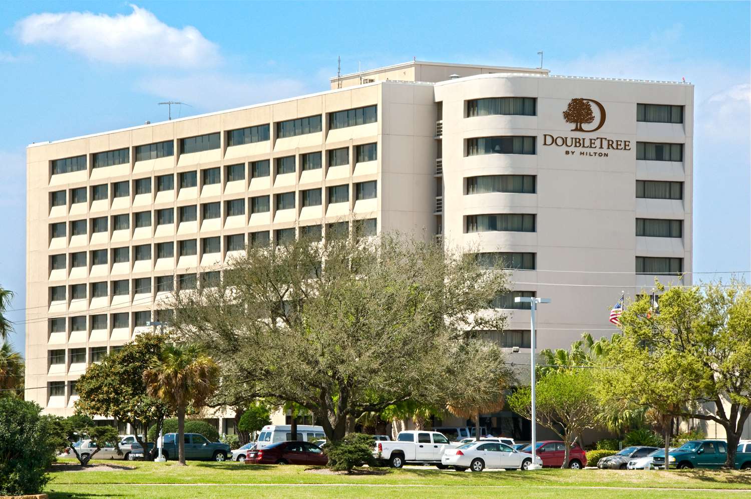 DoubleTree by Hilton Houston Hobby Airport 2