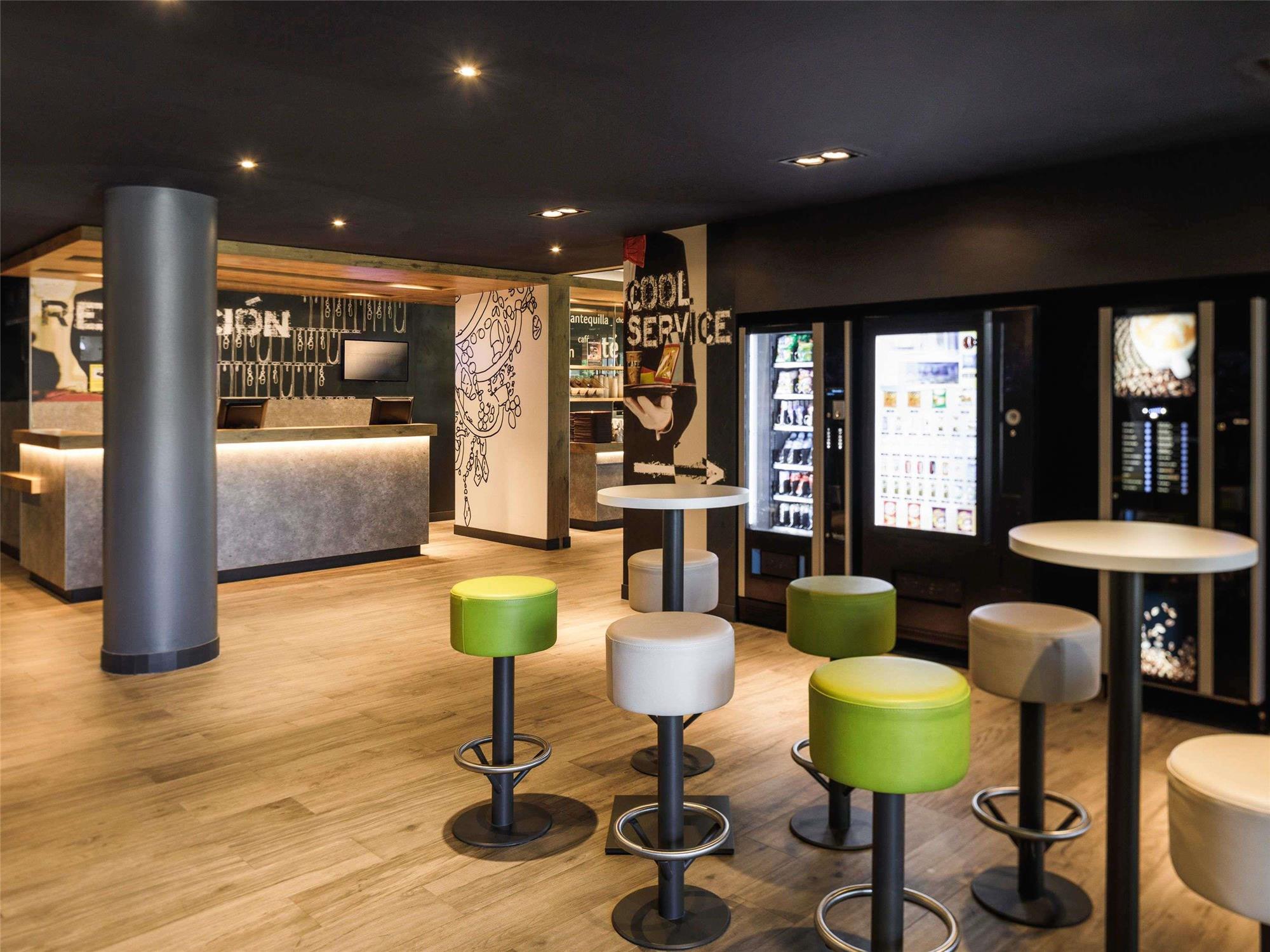 Ibis Budget Málaga Aeropuerto Avenida de Velazquez 1