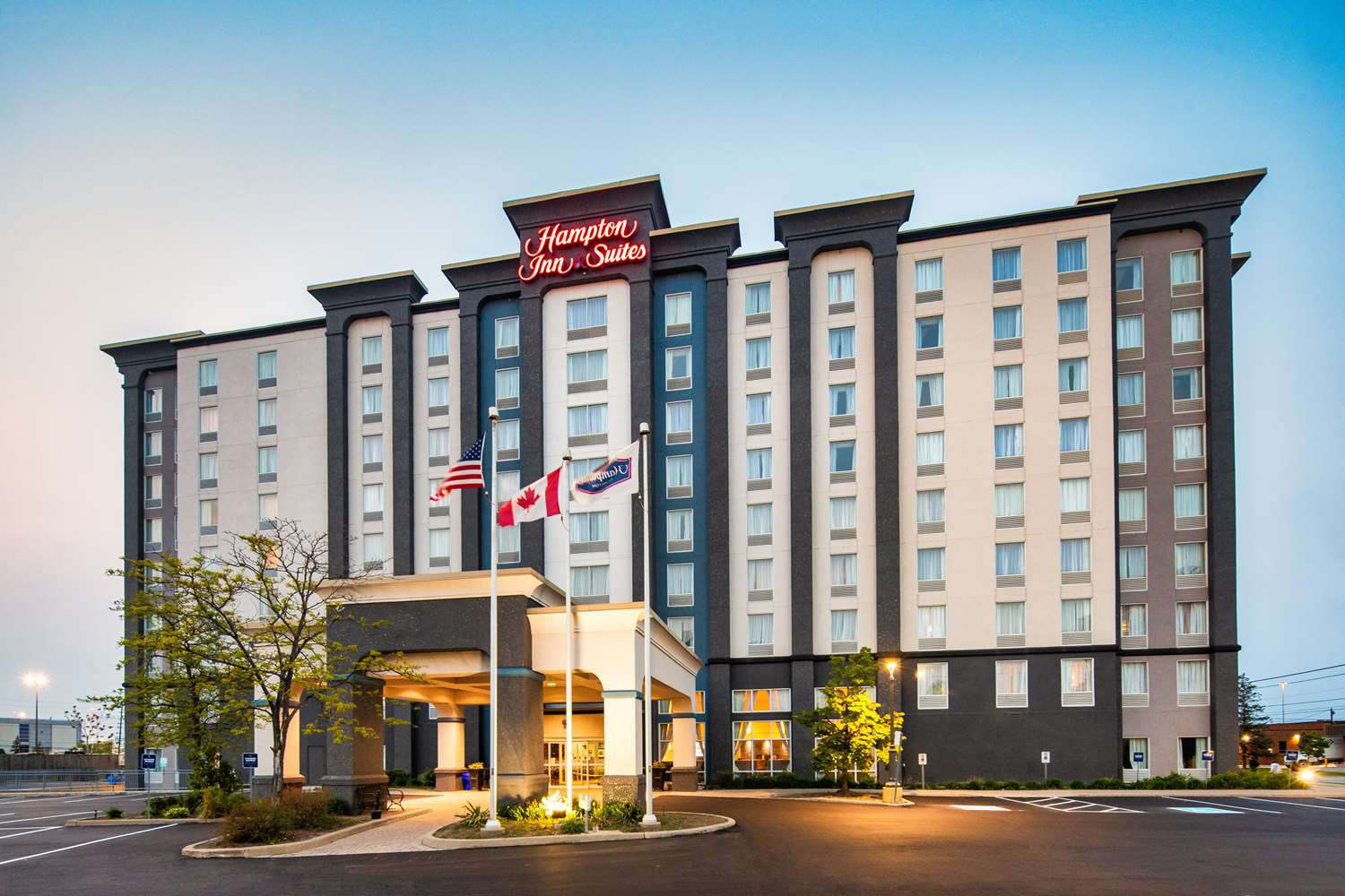 Hampton Inn & Suites by Hilton Toronto Airport 1