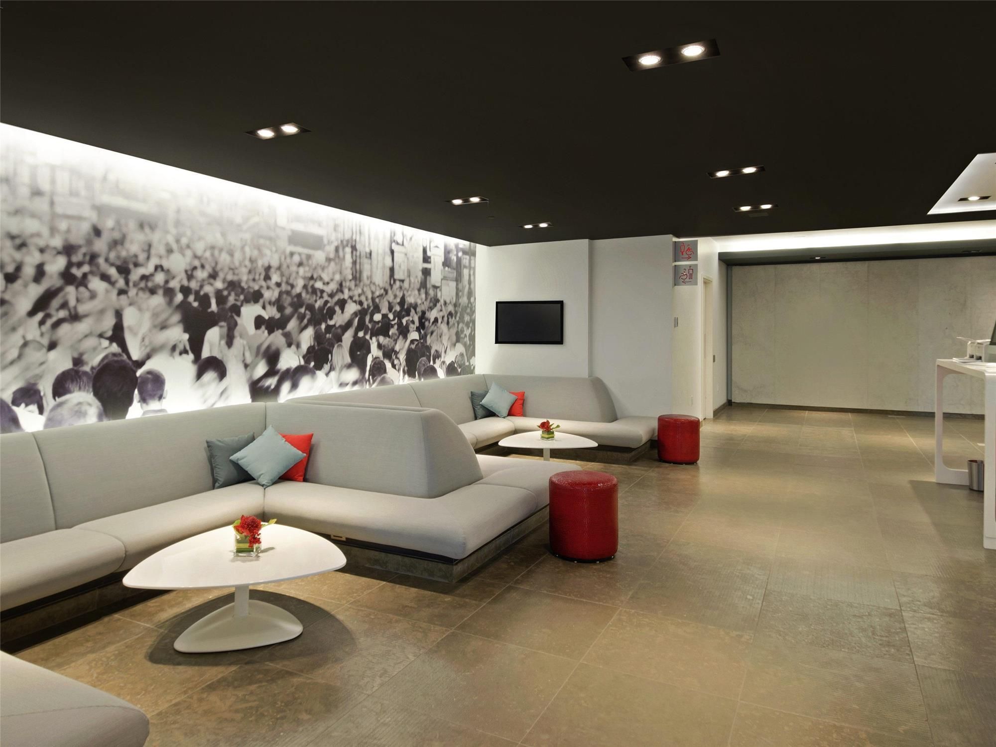 Novotel Montreal Center 2