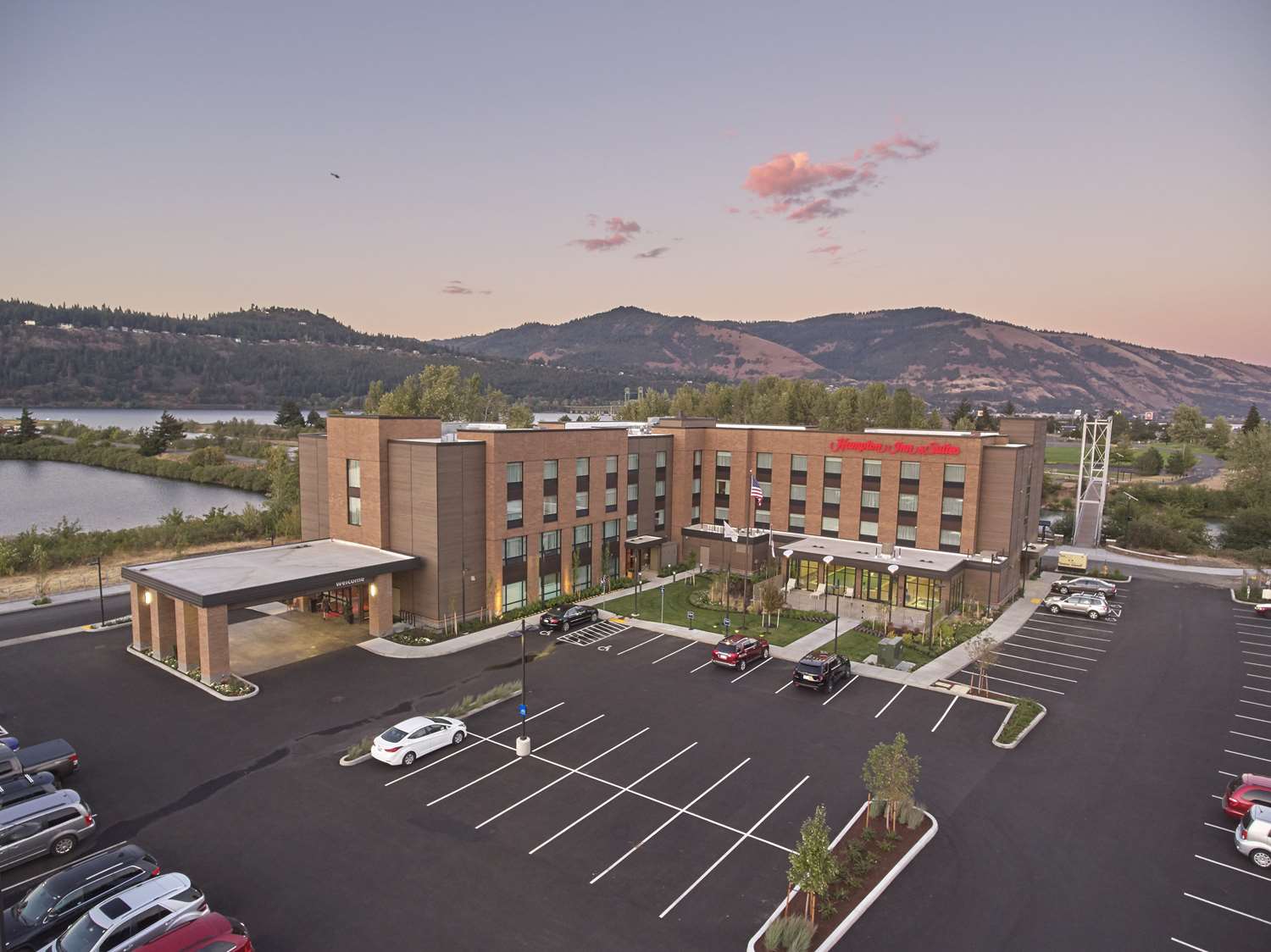 Hampton Inn & Suites Hood River 2