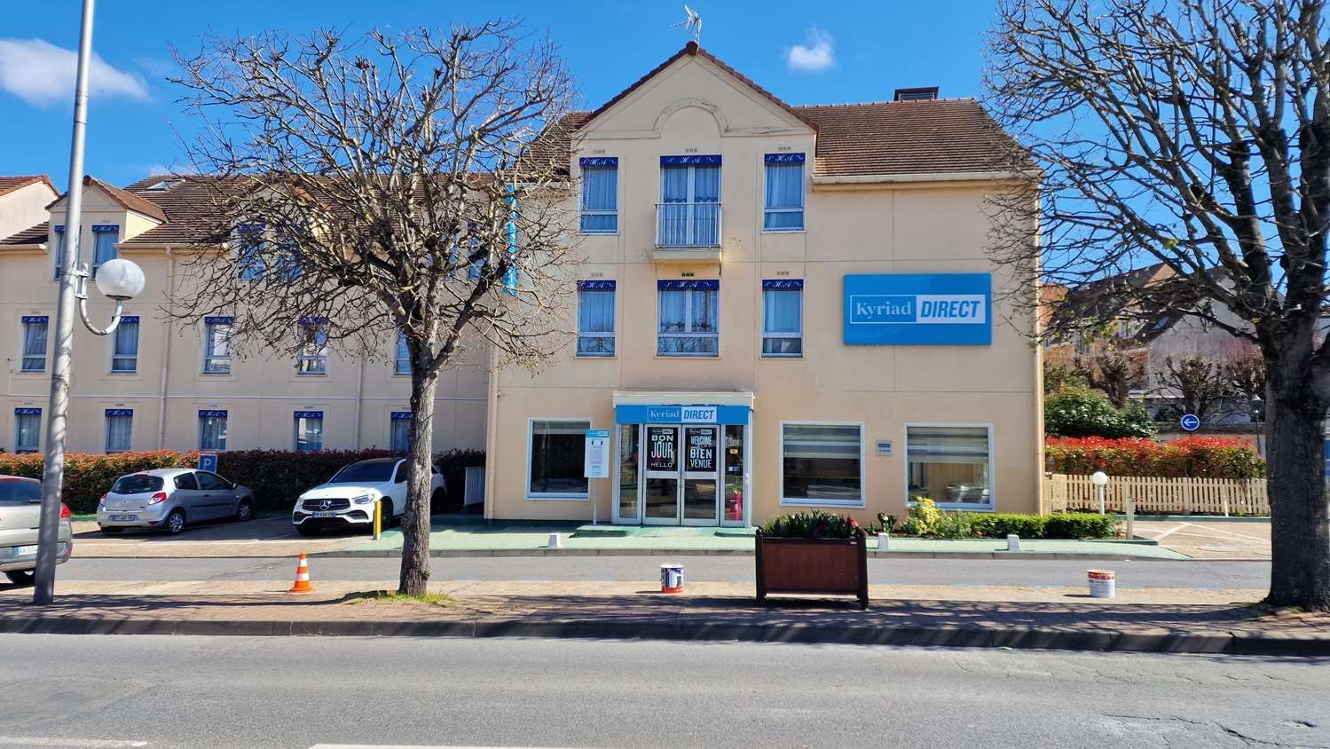 Kyriad Direct Arpajon 1