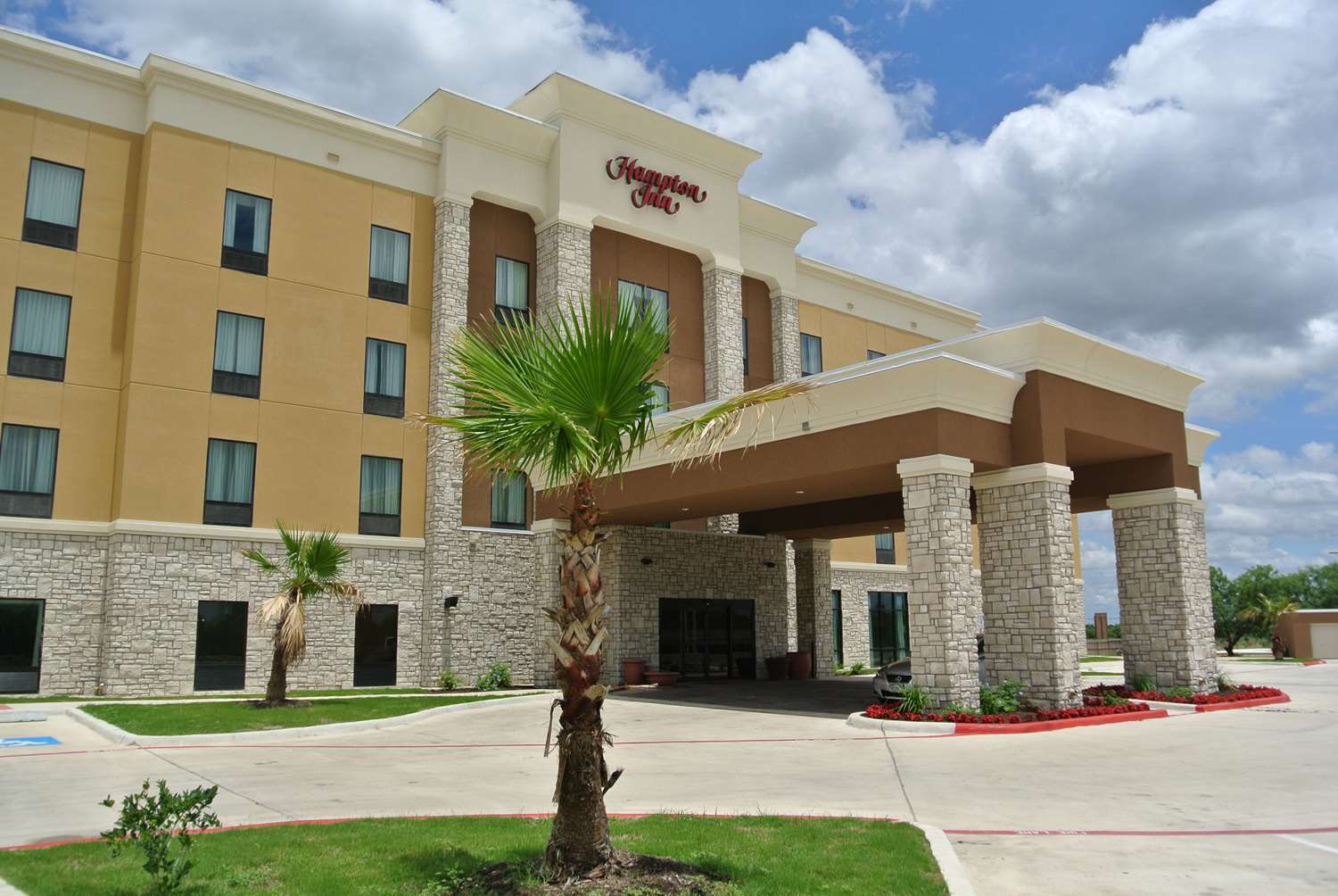 Hampton Inn Carrizo Springs 2