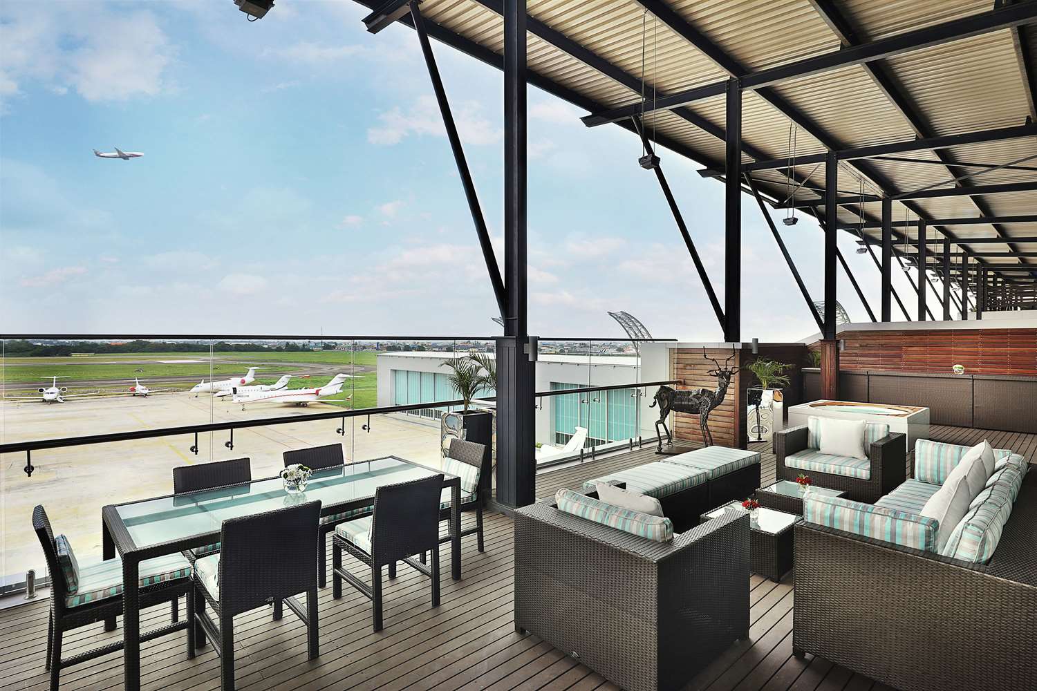 Legend Hotel Lagos Airport, Curio Collection by Hilton 2