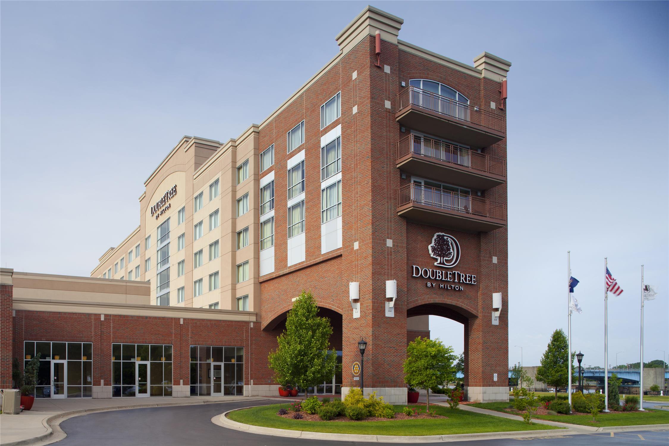 DoubleTree by Hilton Bay City - Riverfront 1