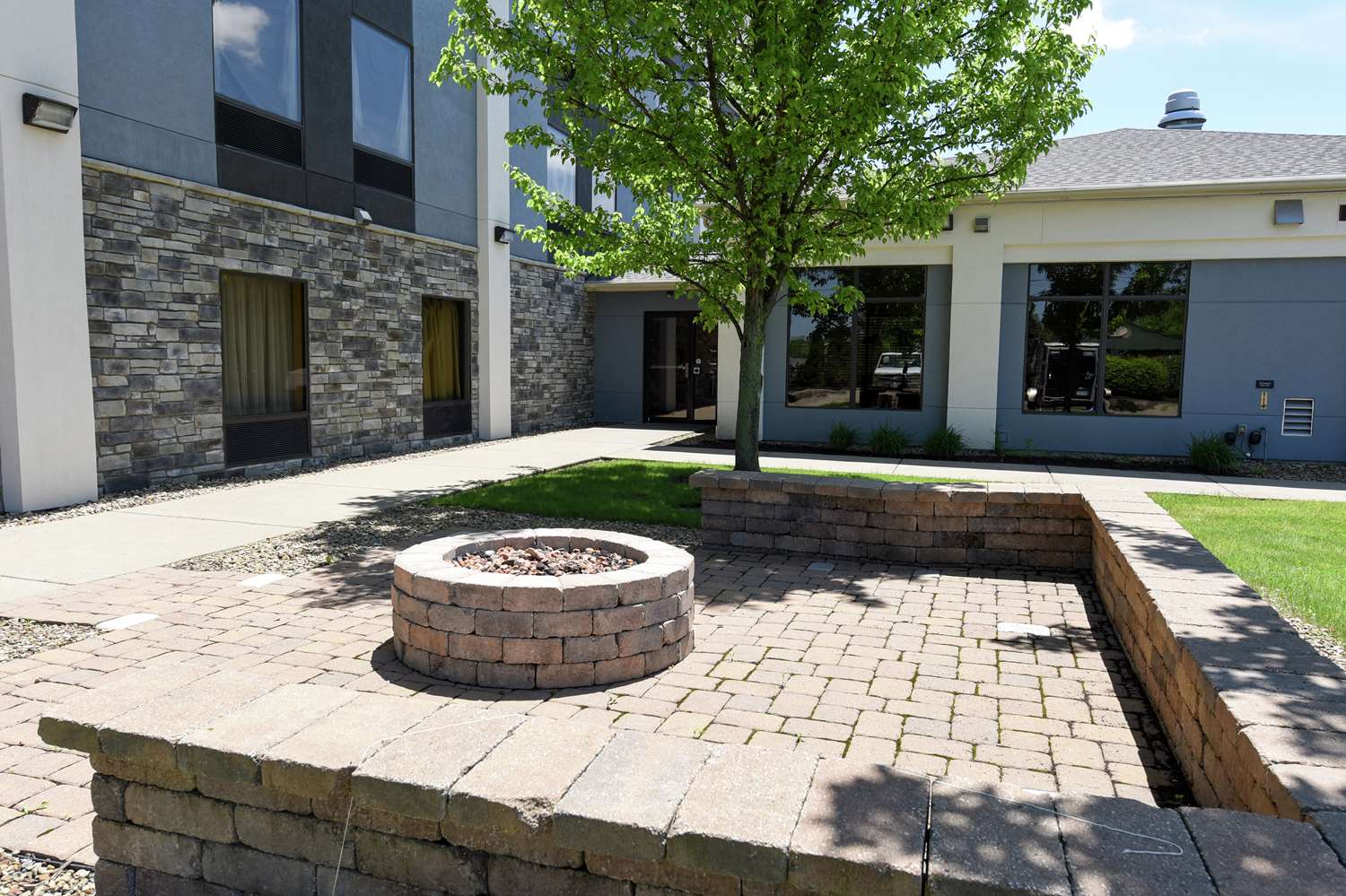 Hampton Inn Youngstown-North 1