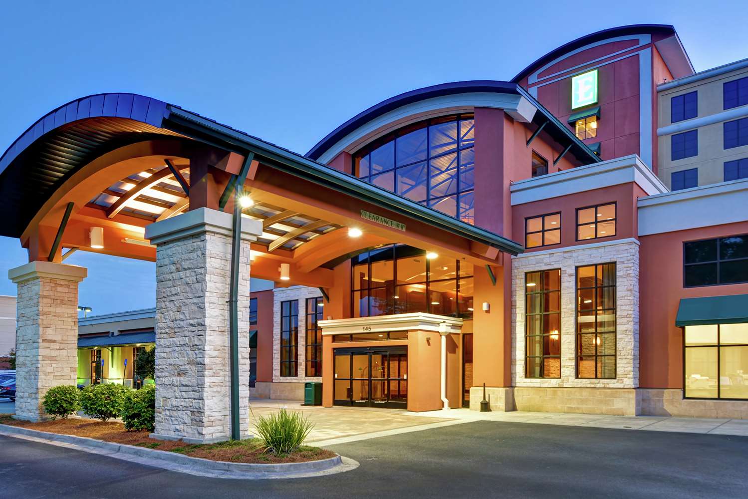 Embassy Suites by Hilton Savannah Airport 2