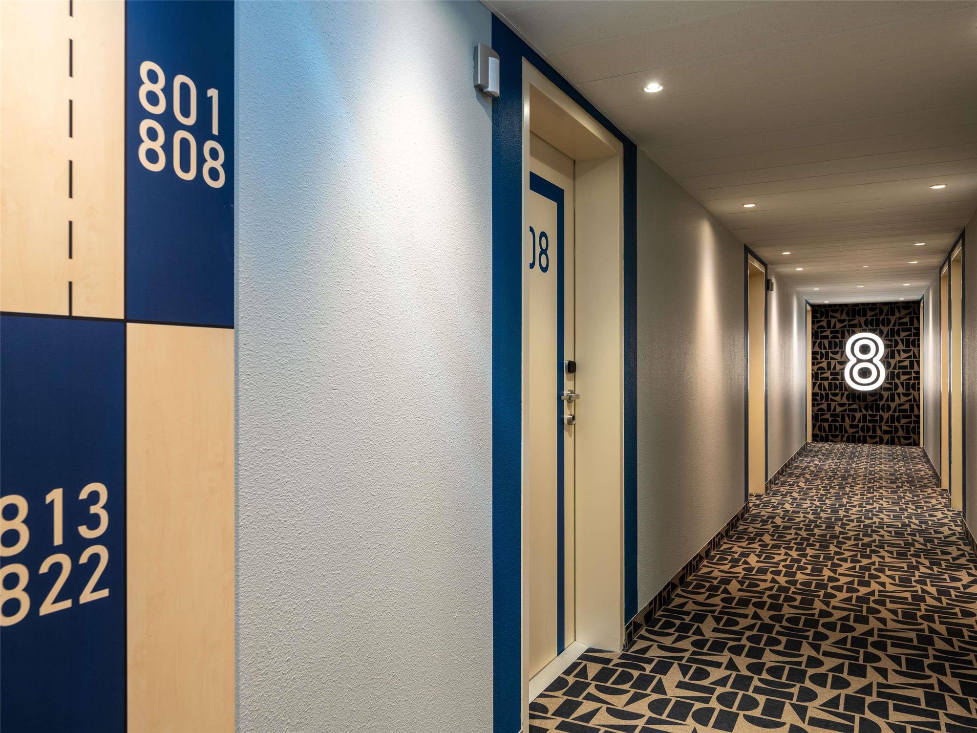 Compact Standard room with 1 double bed and balcony