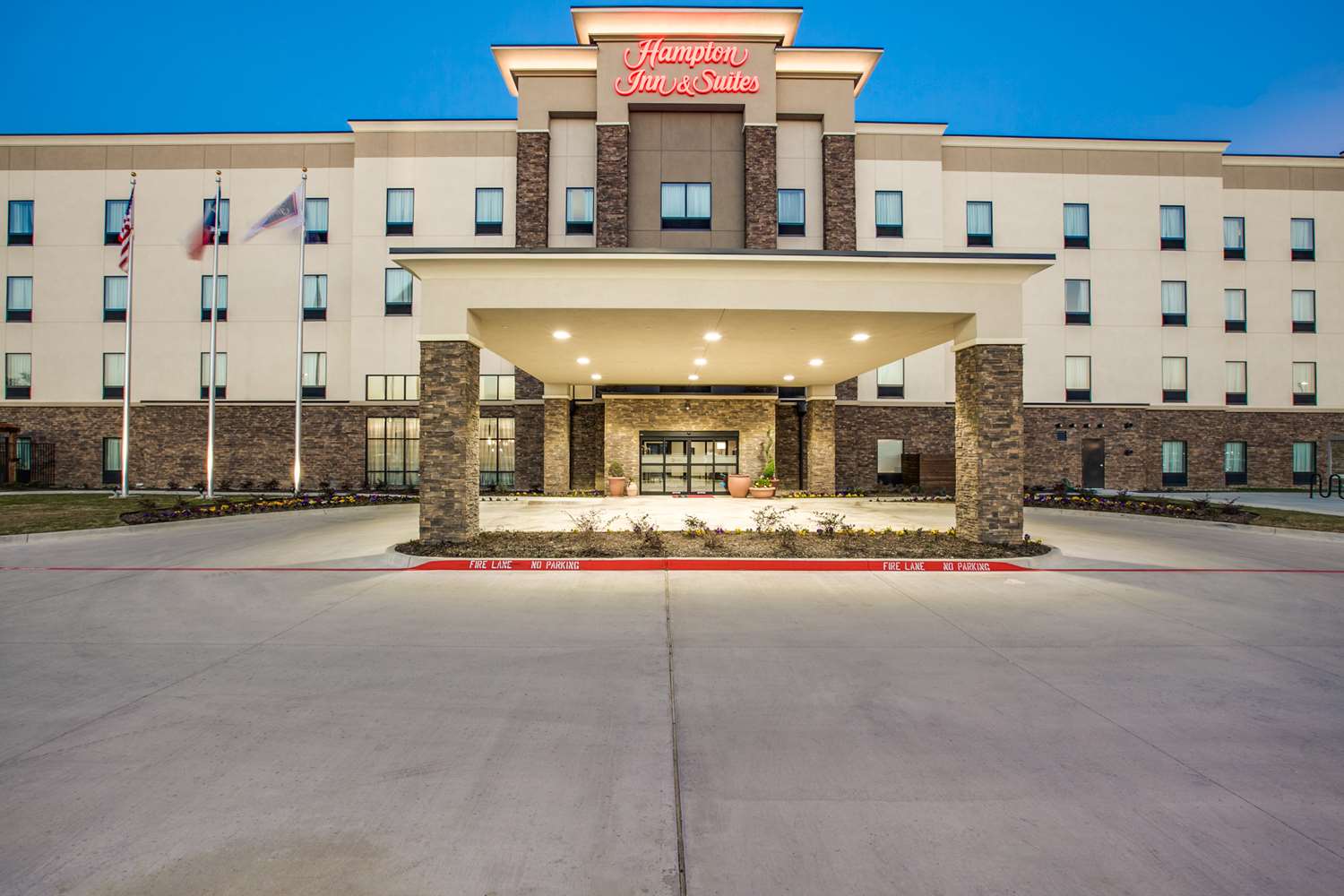 Hampton Inn & Suites Dallas/Ft. Worth Airport South 2