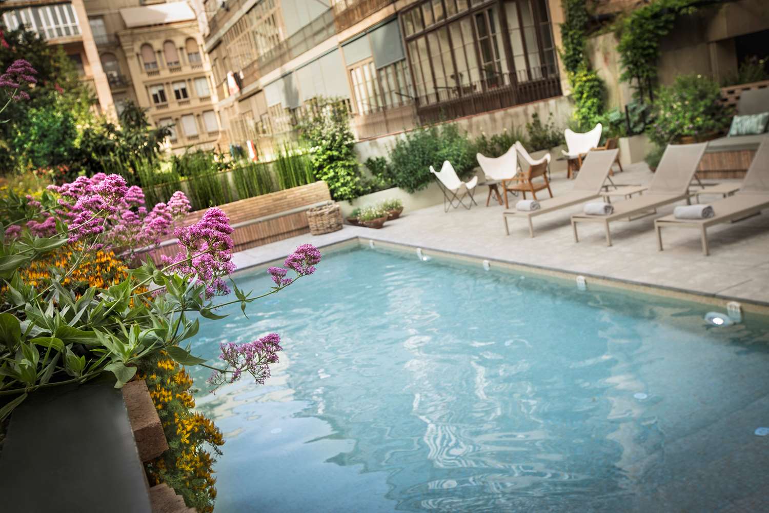 Alexandra Barcelona Hotel, Curio Collection by Hilton 1