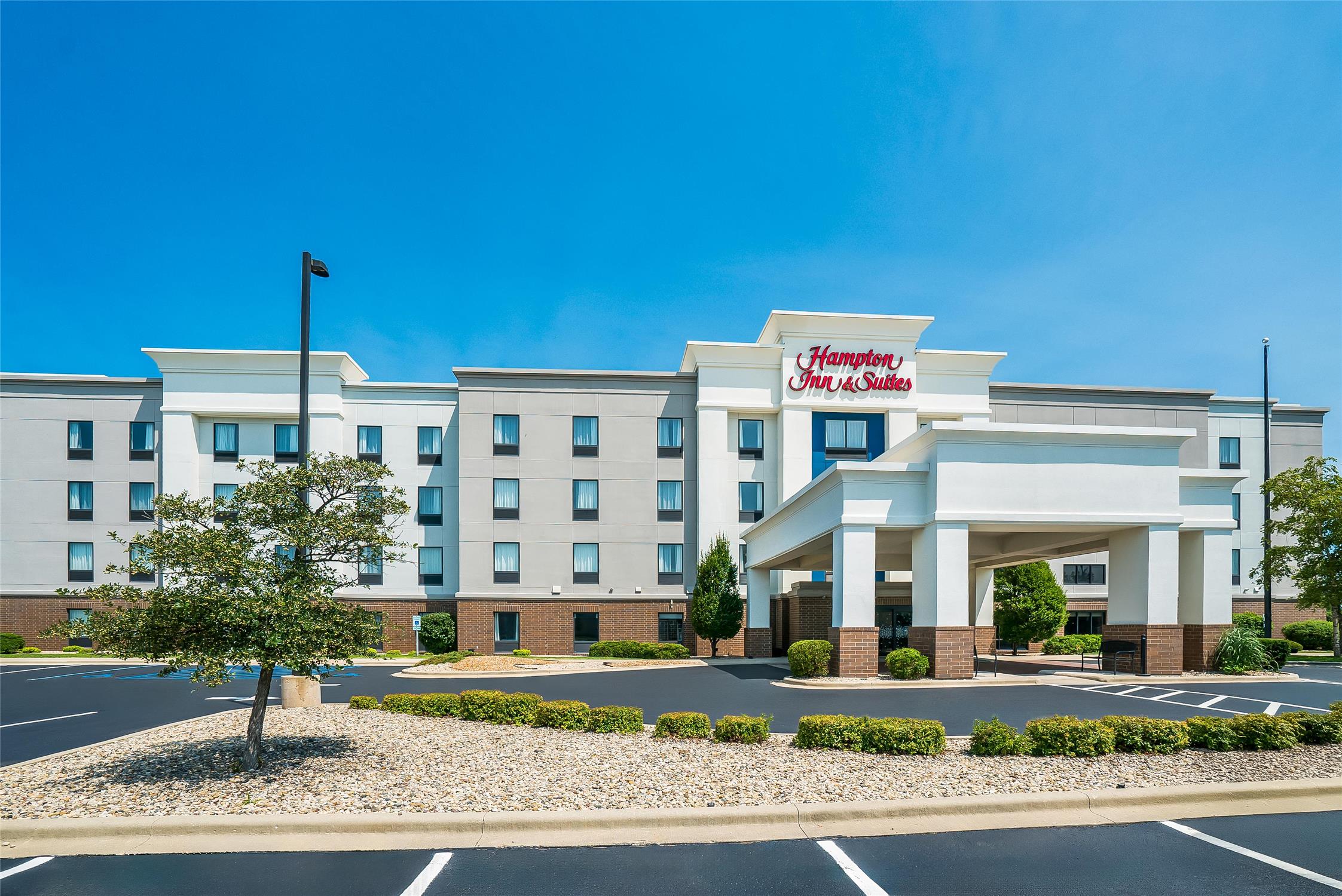Hampton Inn & Suites Peru 1