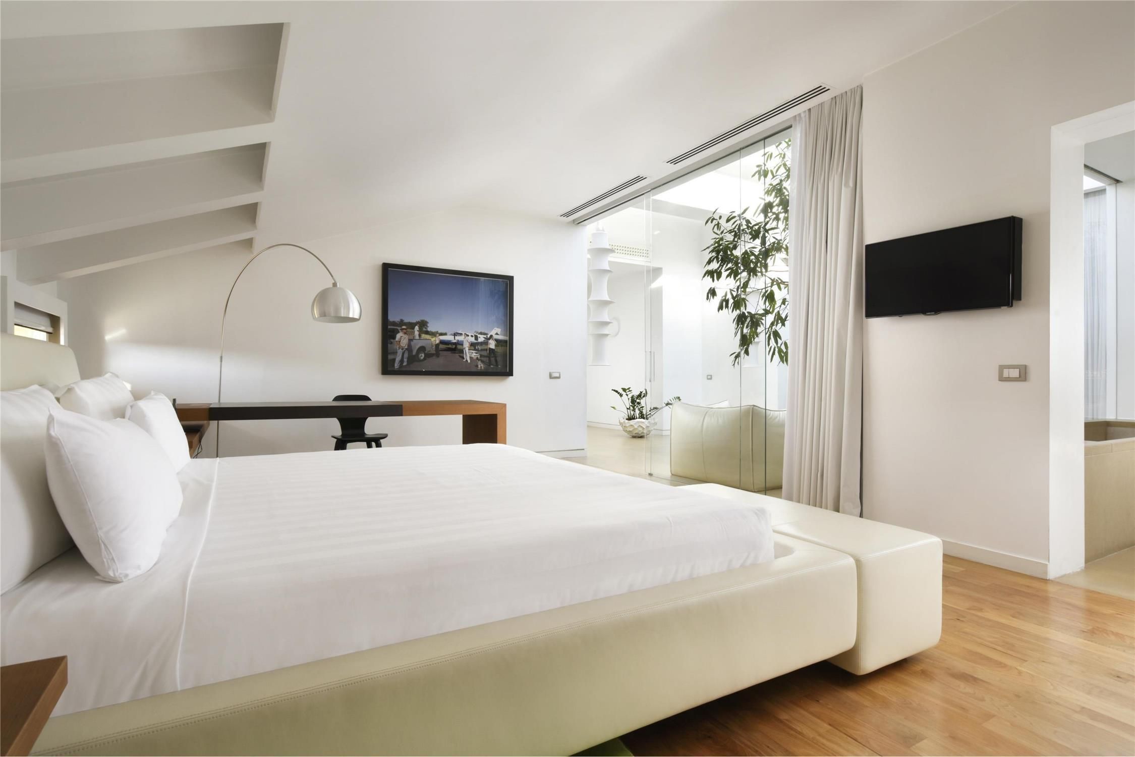 Skylight suite