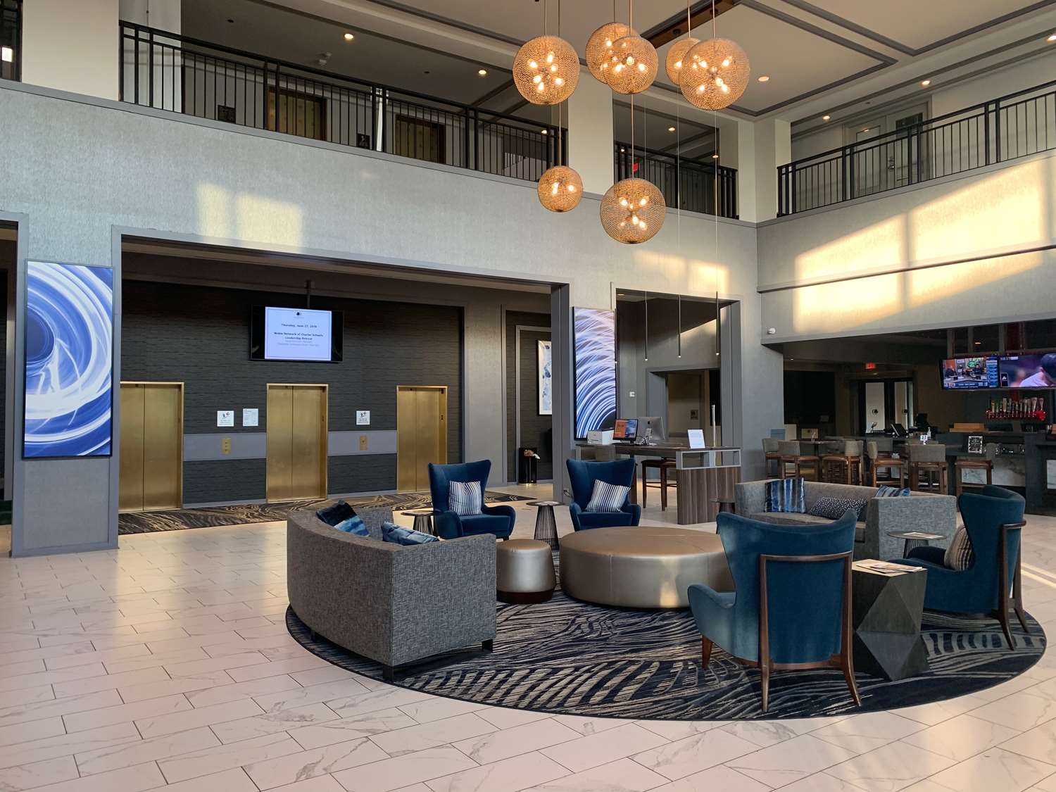 DoubleTree Suites by Hilton & Conf Ctr Chicago-Downers Grove 1
