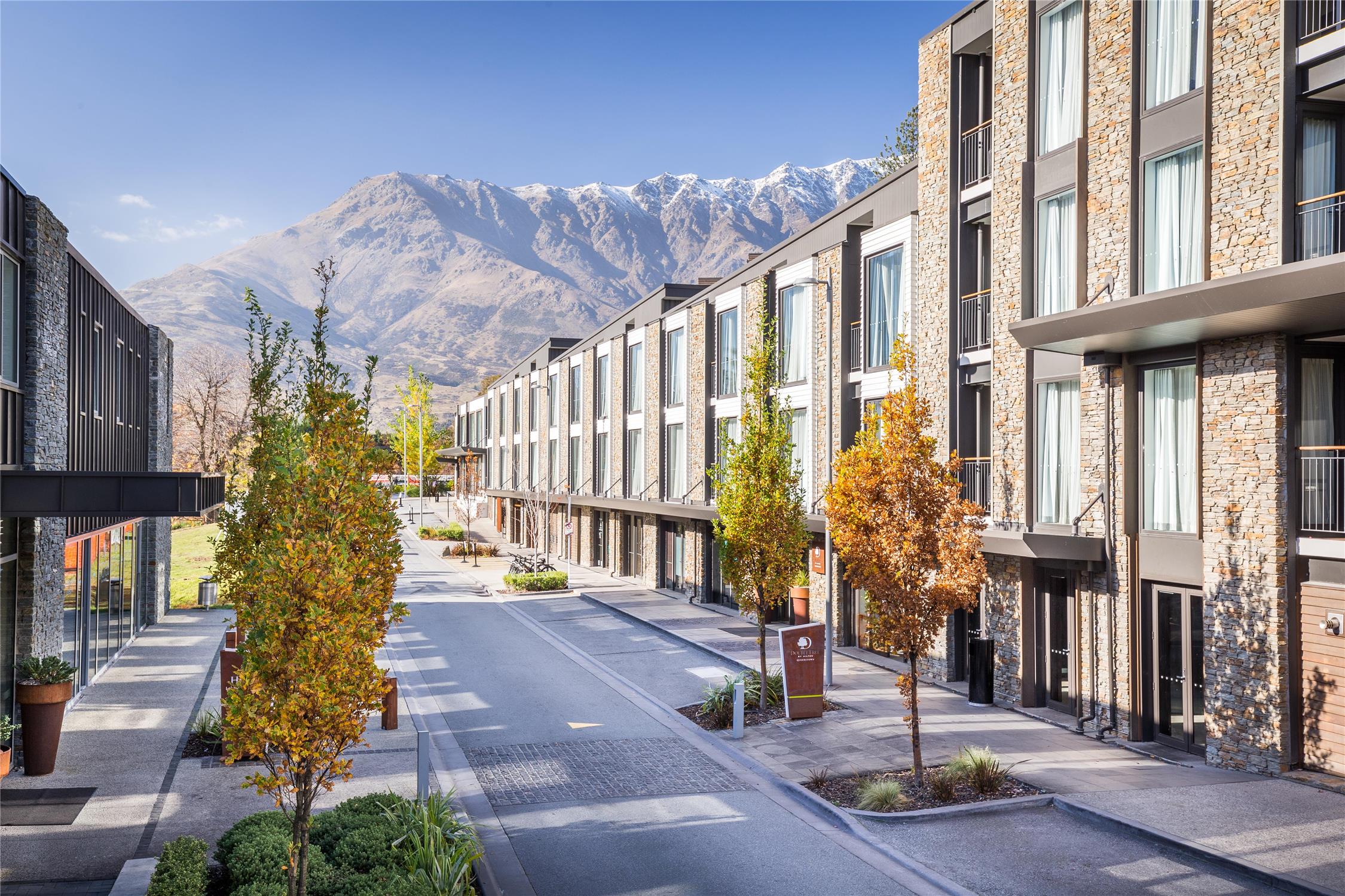 DoubleTree by Hilton Queenstown 1