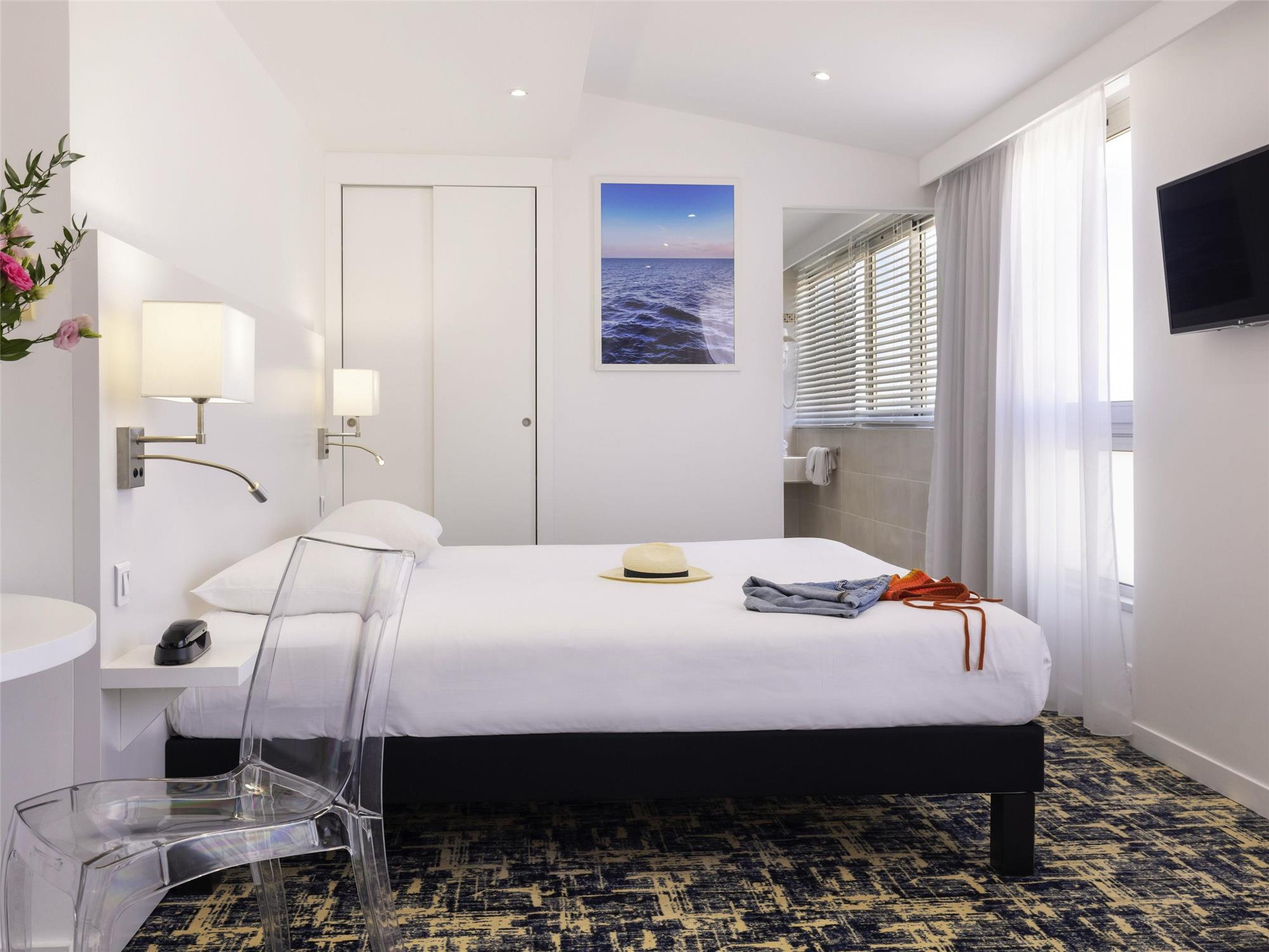 Ibis Styles Menton Centre 2