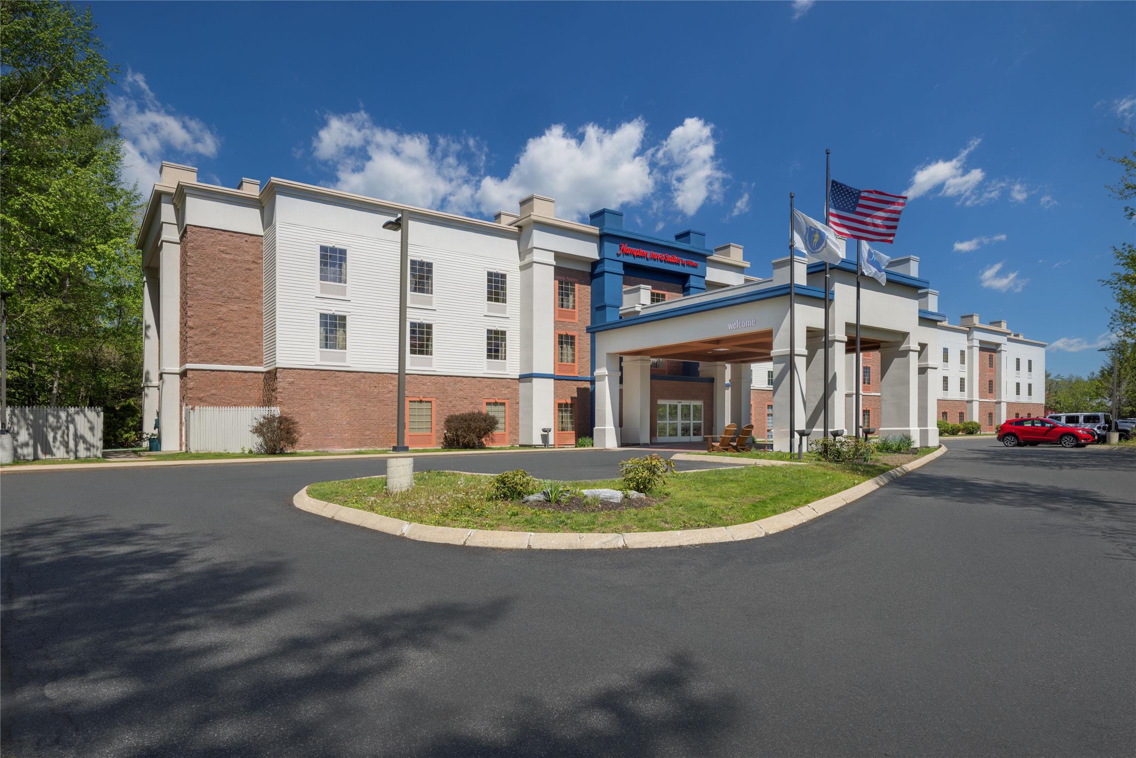 Hampton Inn & Suites Berkshires-Lenox 1