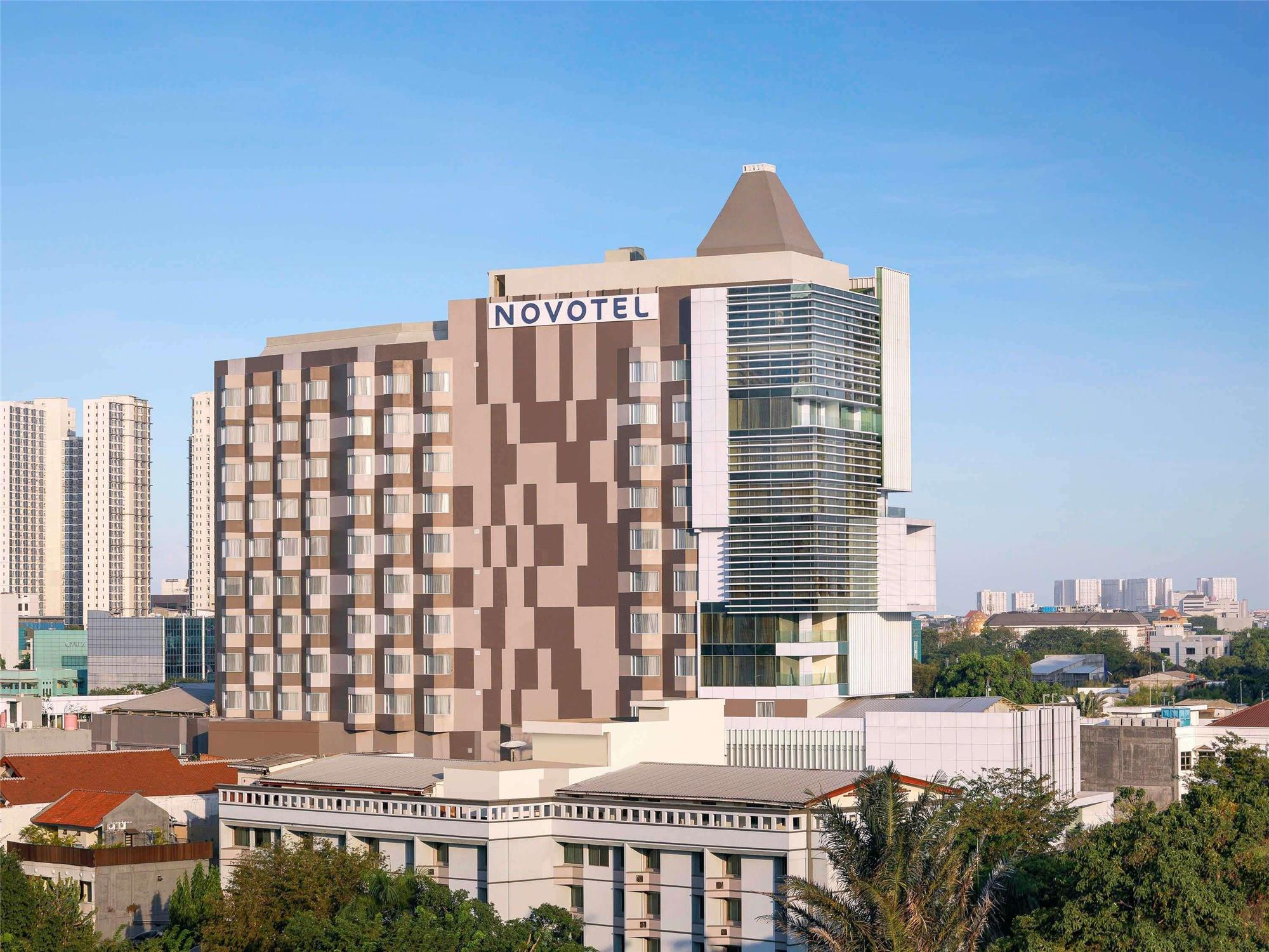 Novotel Jakarta Cikini 2