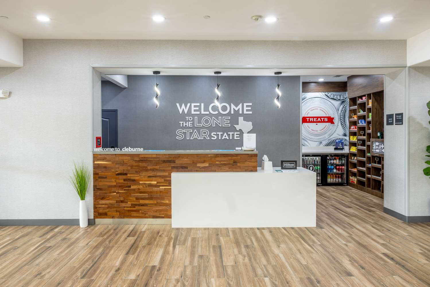 Hampton Inn & Suites Cleburne 2