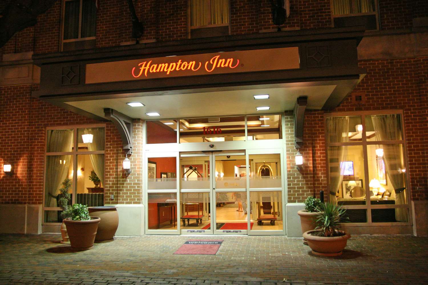 Hampton Inn Alexandria-Old Town/King St. Metro 2