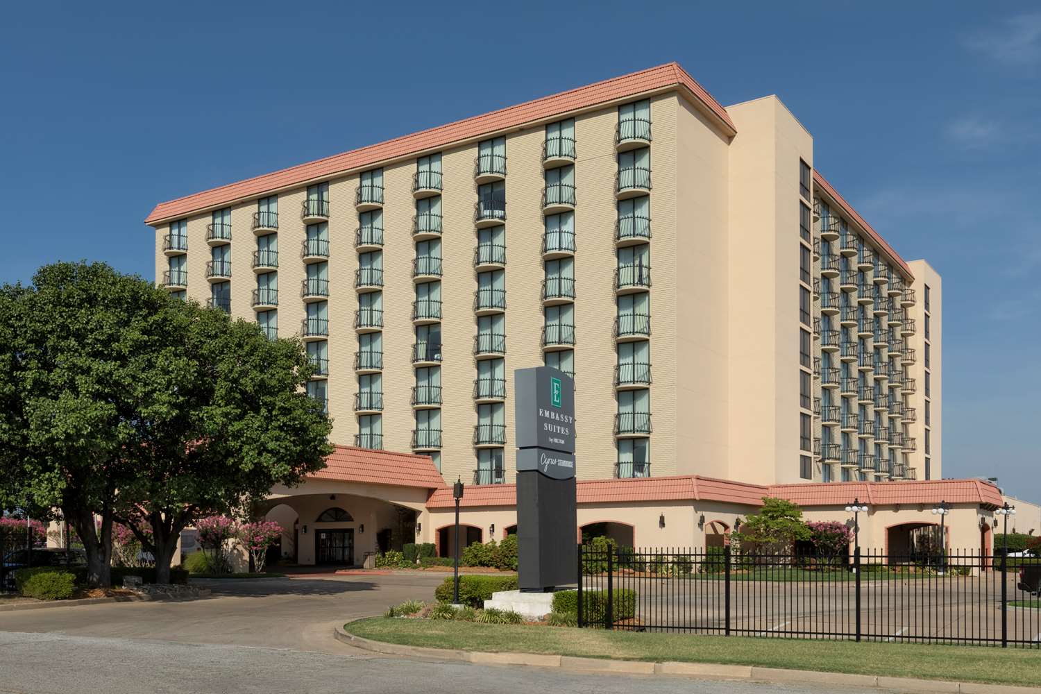 Embassy Suites by Hilton Tulsa I-44 1