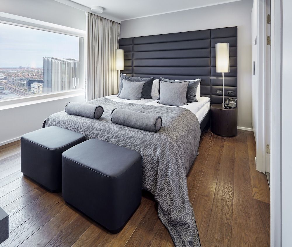 1 bedroom suite with city view