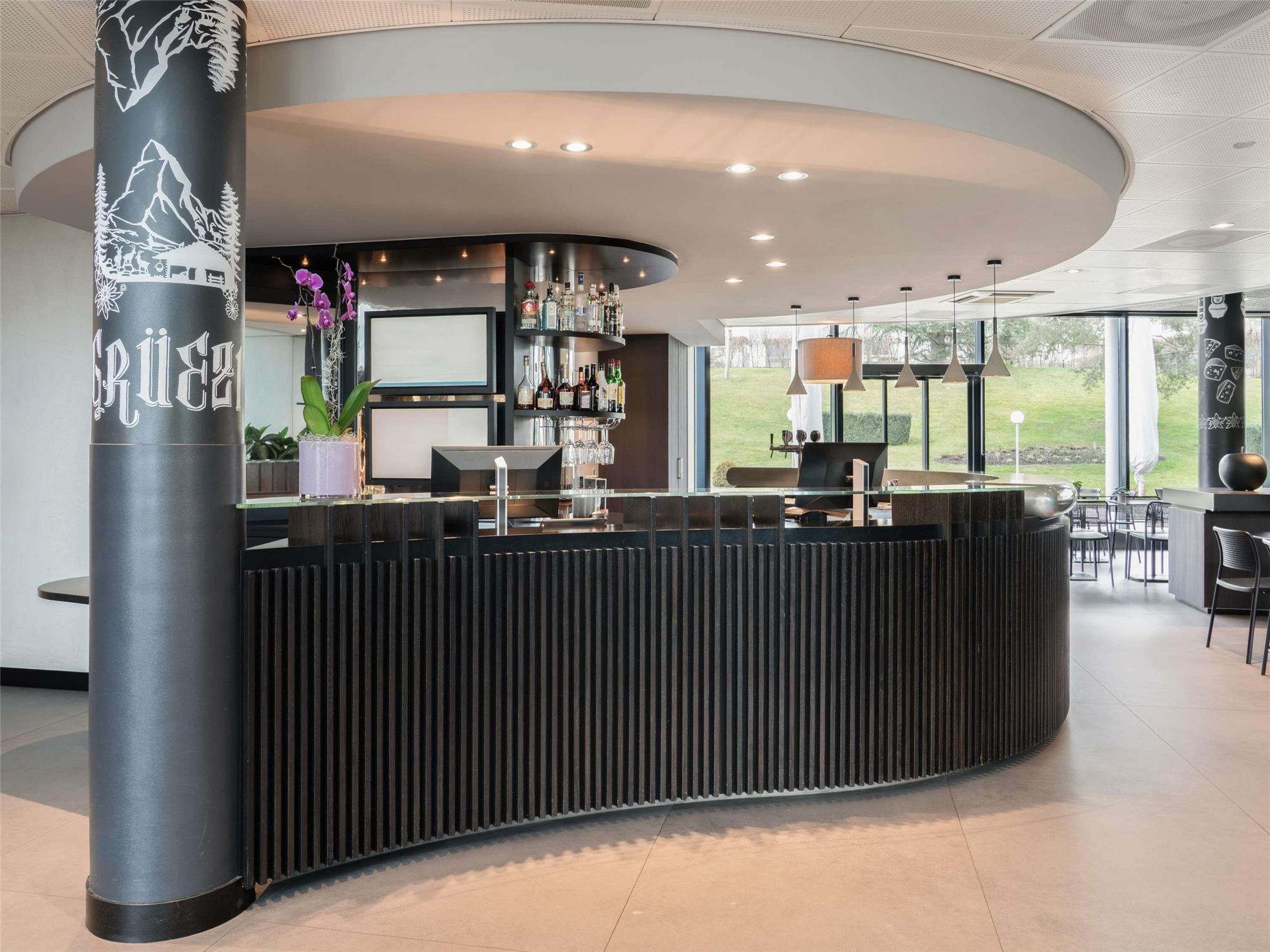 Novotel Suites Genève Aéroport 1