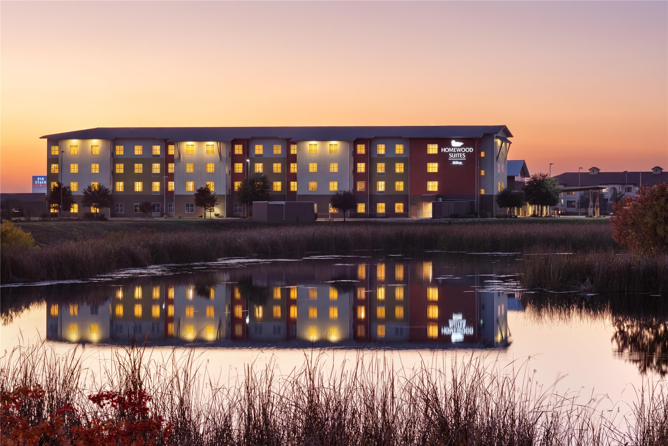 Homewood Suites by Hilton TechRidge Parmer @ I-35 1