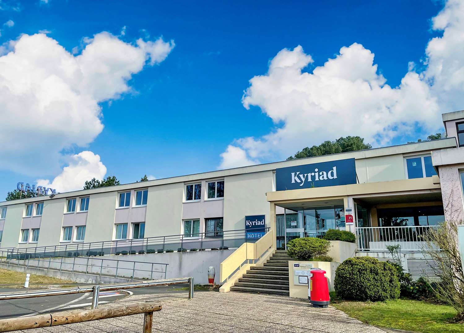 Kyriad Nemours 1