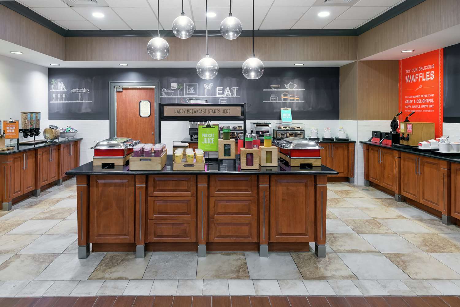 Hampton Inn & Suites Orlando Airport @ Gateway Village, FL 1