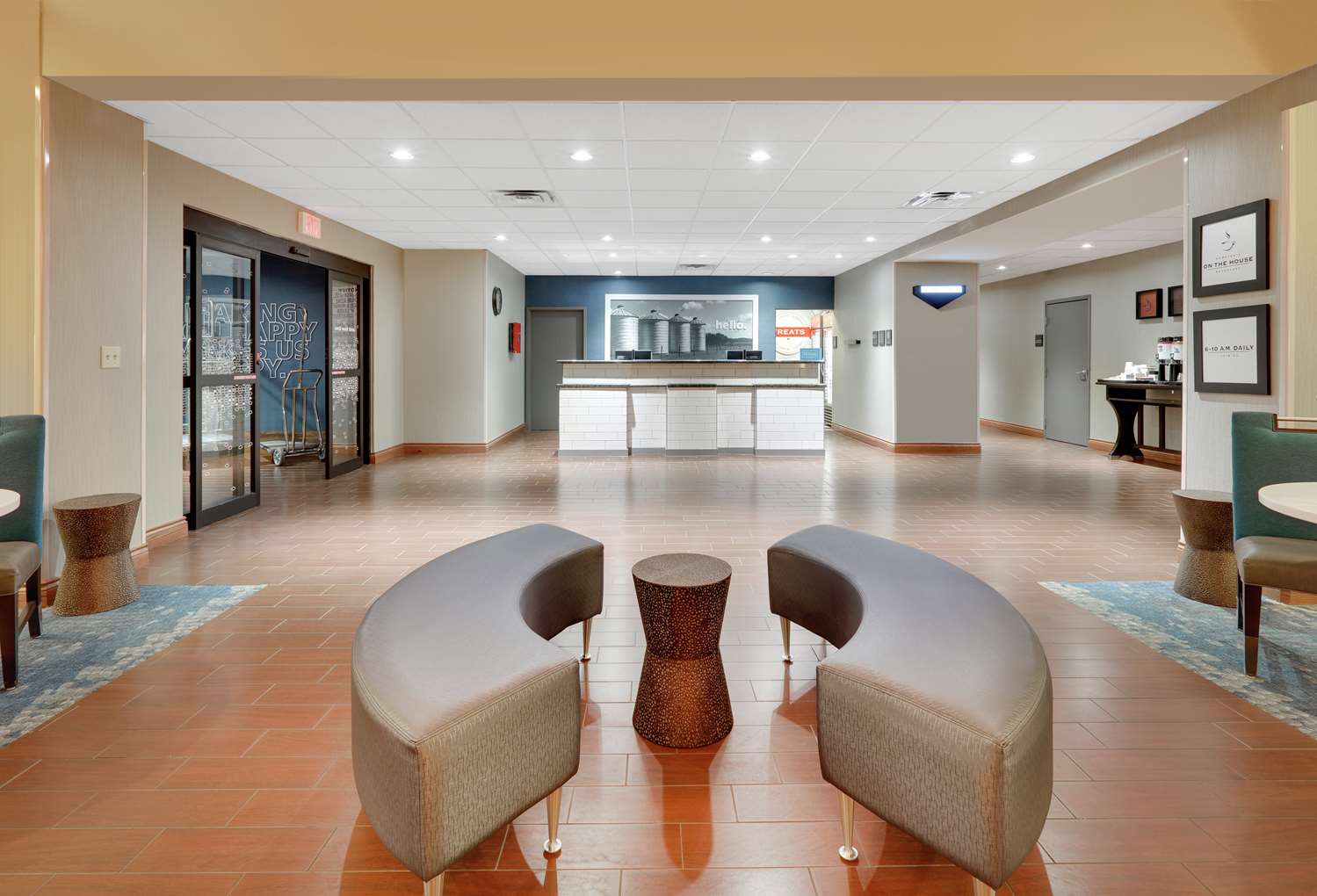 Hampton Inn & Suites Childress 2