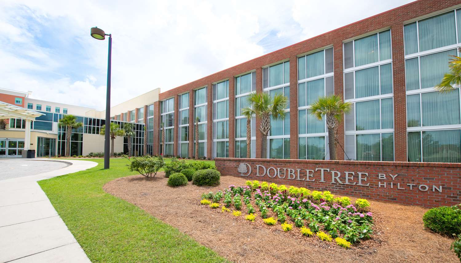 DoubleTree Hotel & Suites Charleston Airport 1
