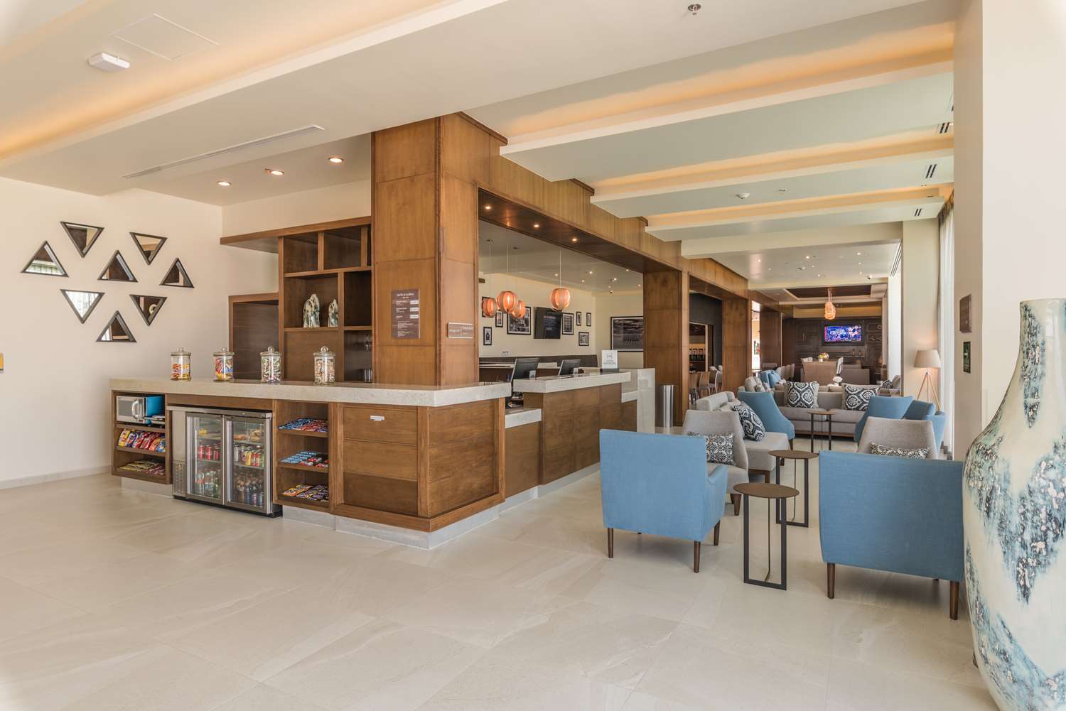 Hampton Inn & Suites by Hilton Salamanca Bajio 2