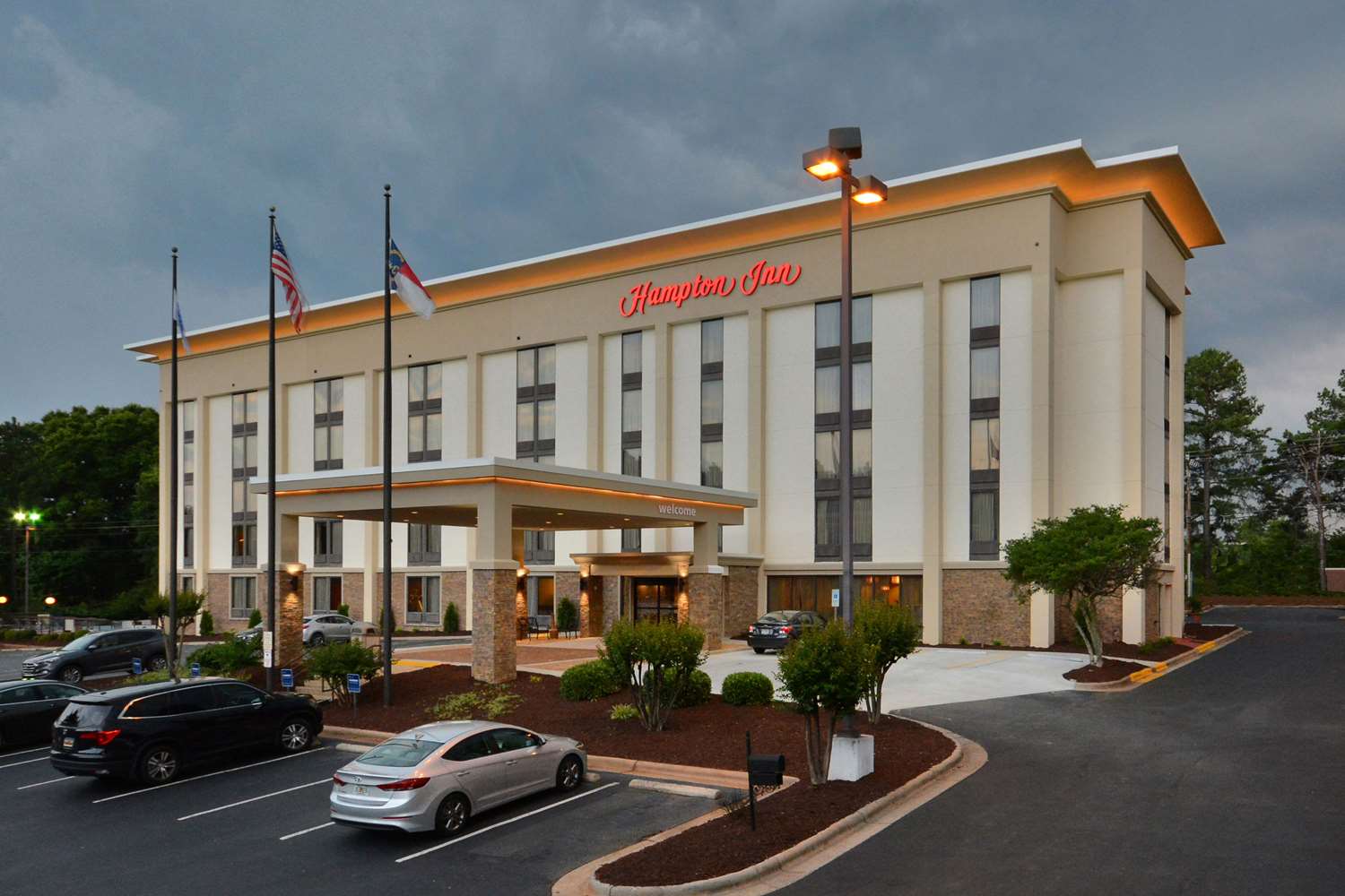 Hampton Inn Charlotte-North/Lake Norman 2