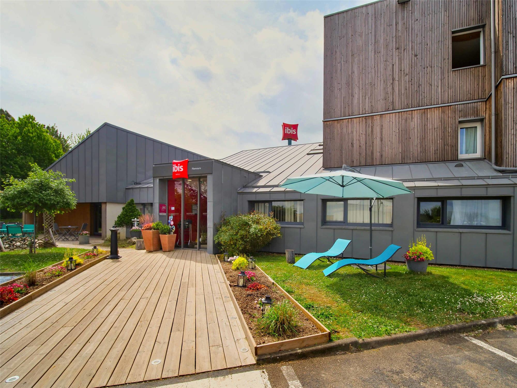 ibis Nemours 2