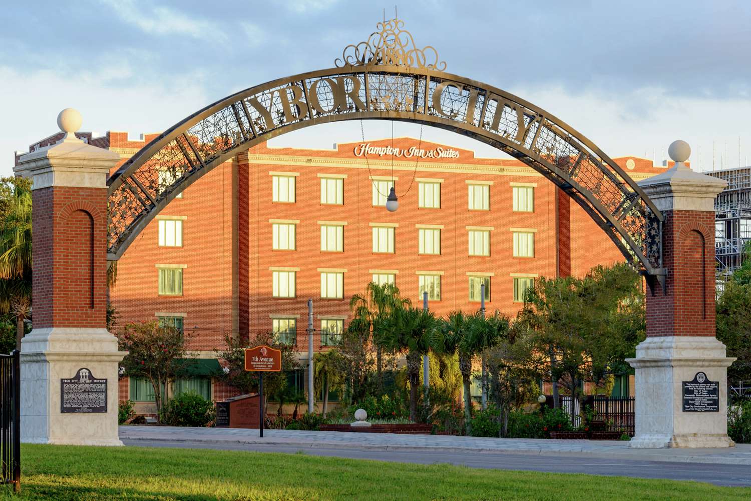 Hampton Inn & Suites Tampa/Ybor City/Downtown 2