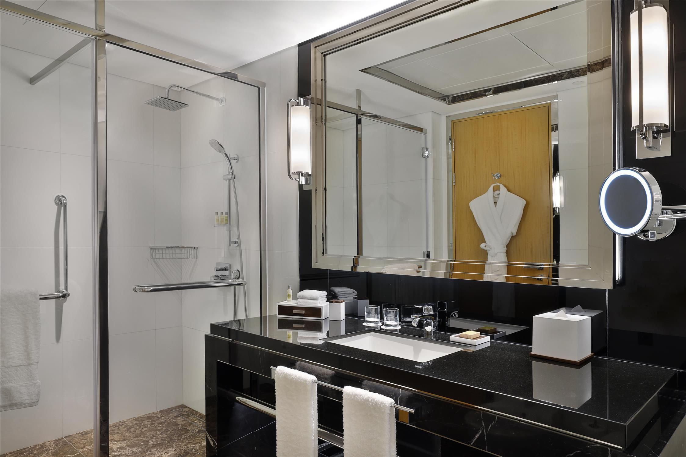 Corner Executive Room With Balcony
