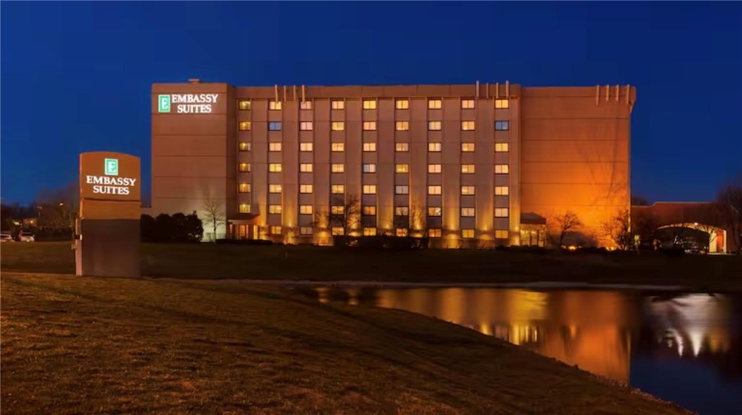 Embassy Suites by Hilton Chicago Schaumburg Woodfield 2