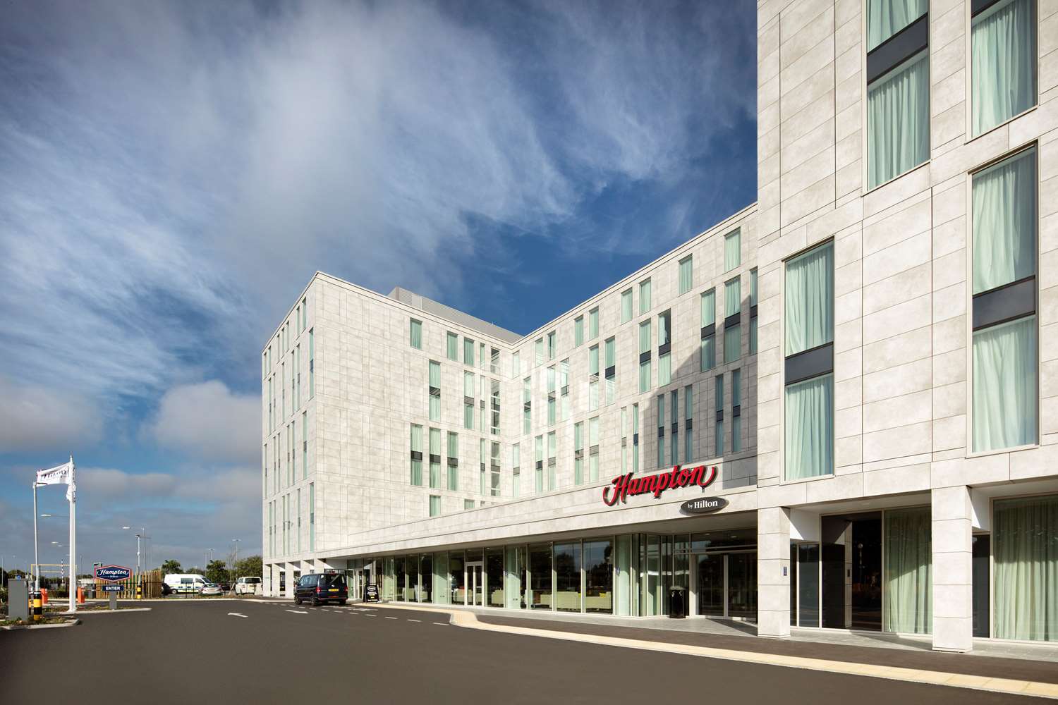 Hampton by Hilton London Stansted Airport 2