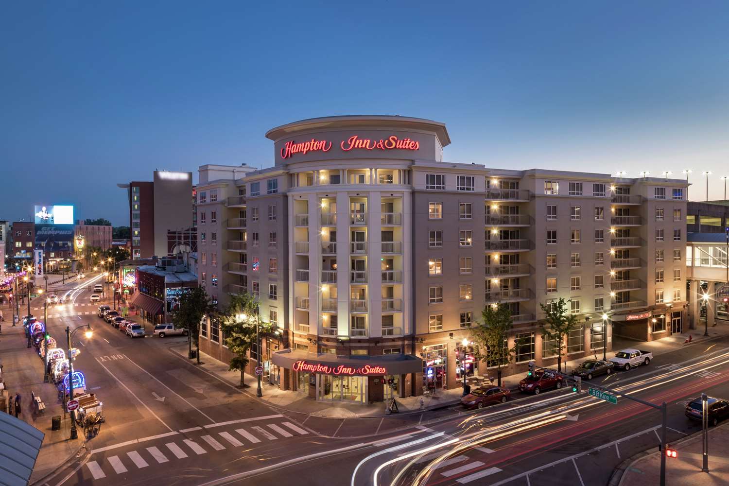 Hampton Inn & Suites Memphis-Beale Street 2