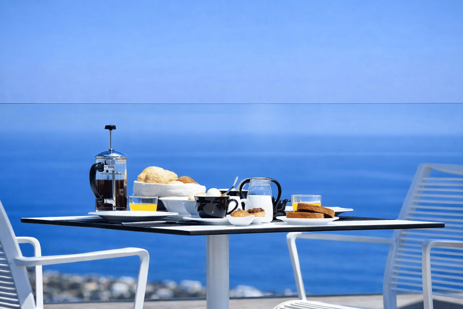Hotiday Santorini Oia 2