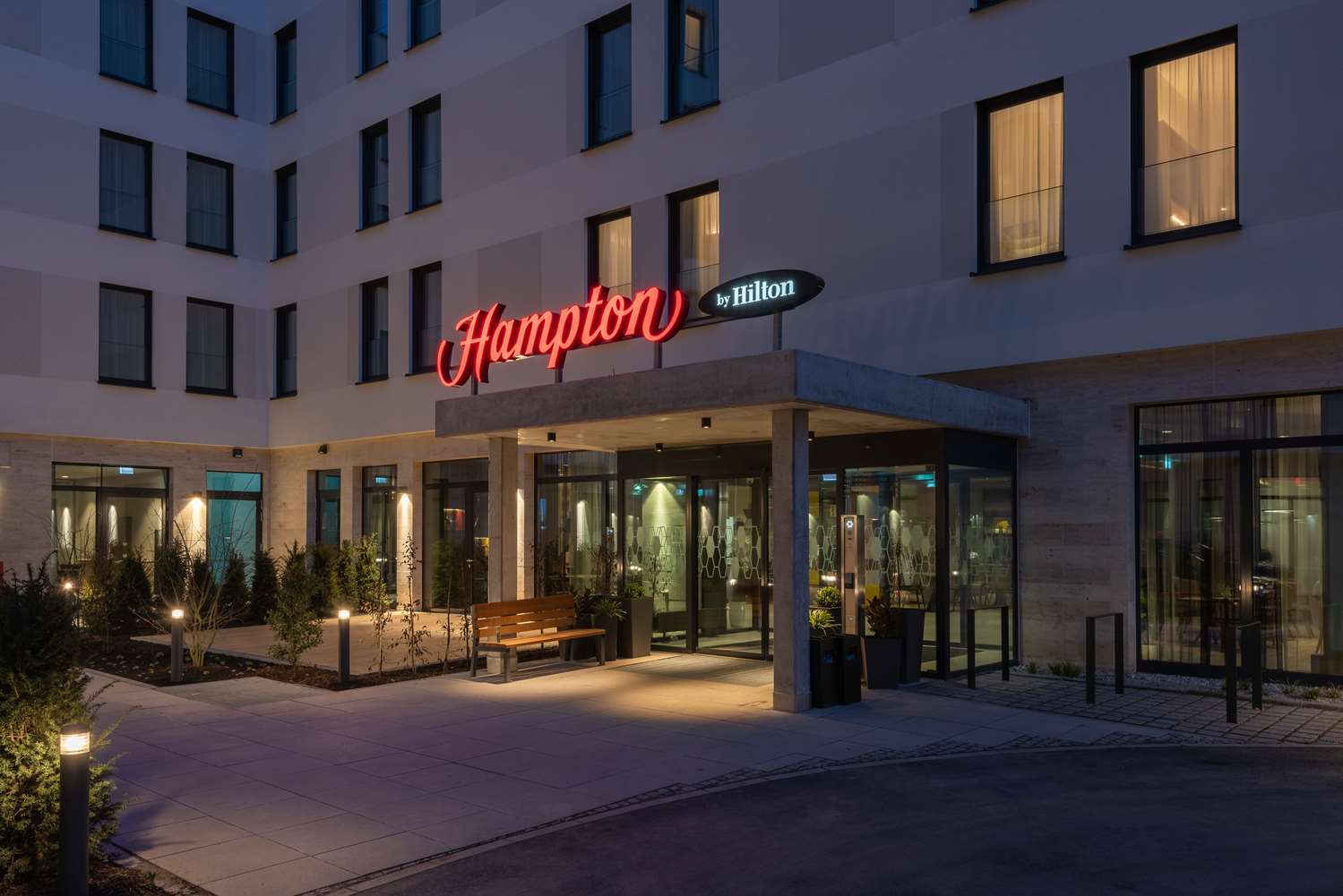 Hampton By Hilton Munich City North 1