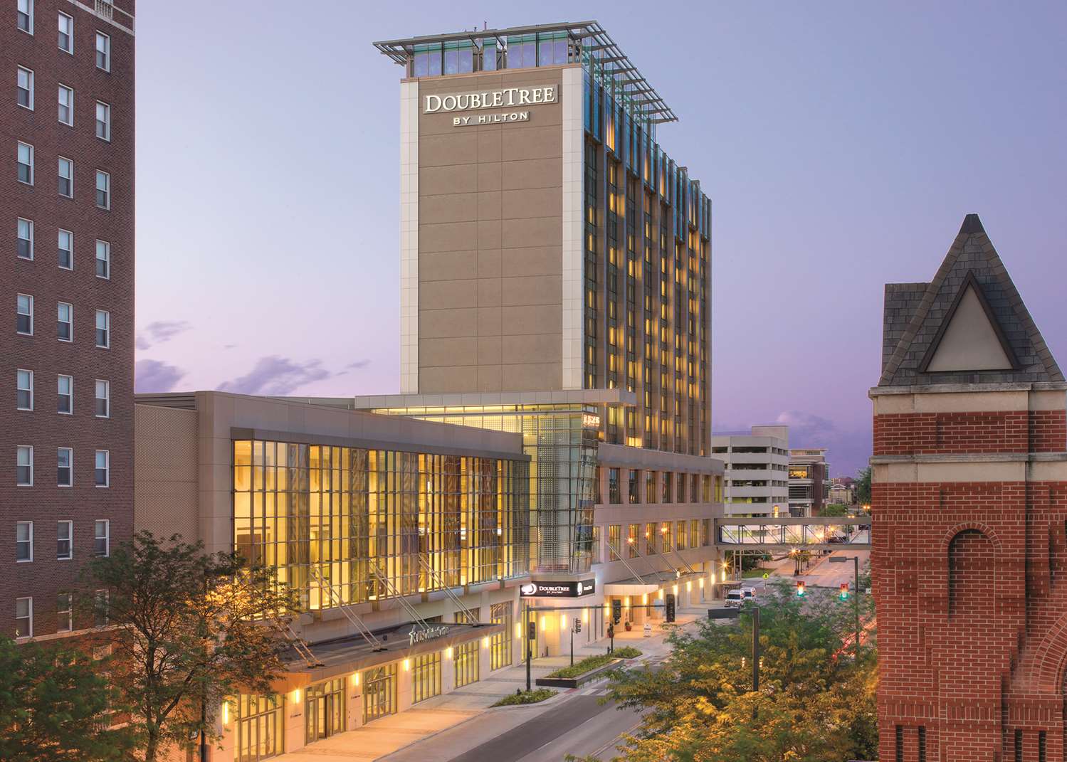 DoubleTree by Hilton Cedar Rapids Convention Complex 1