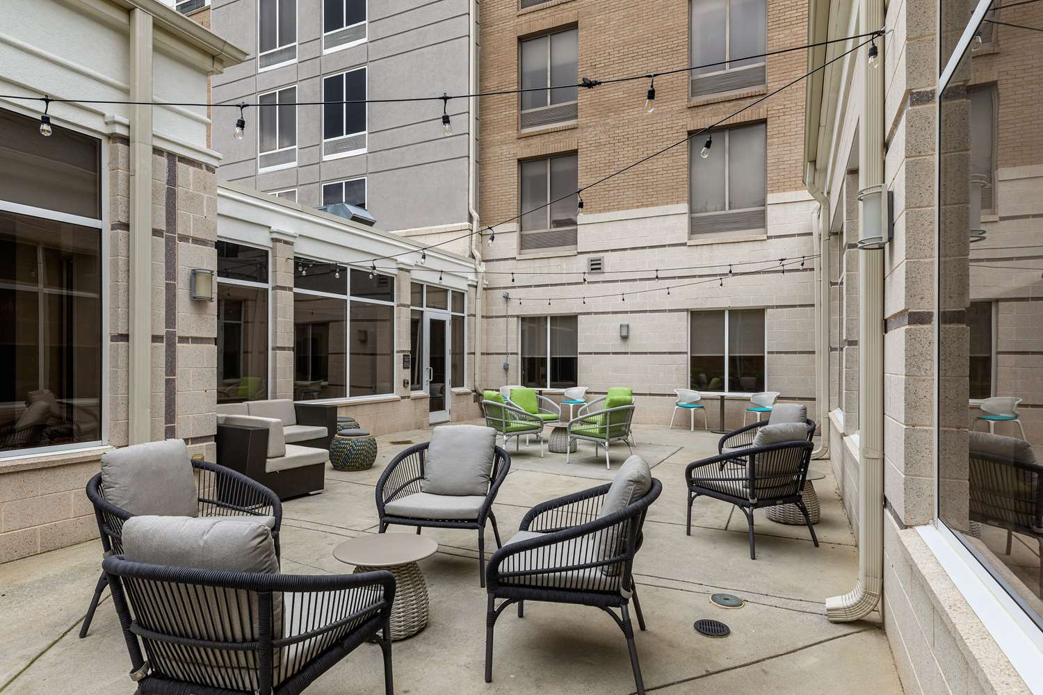 Hilton Garden Inn Atlanta East/Stonecrest 2